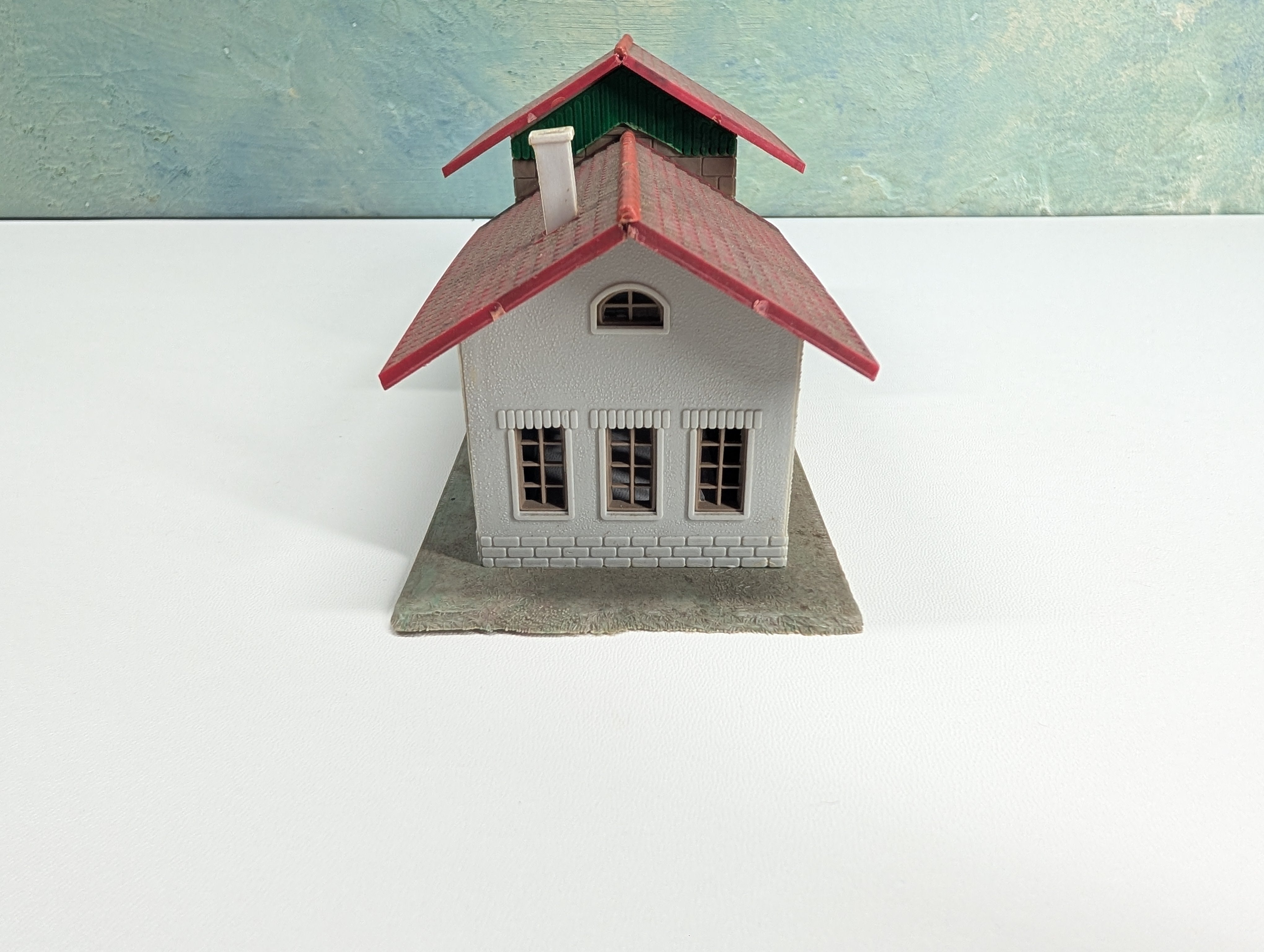 USED HO Scale Freight Station w/ Dock