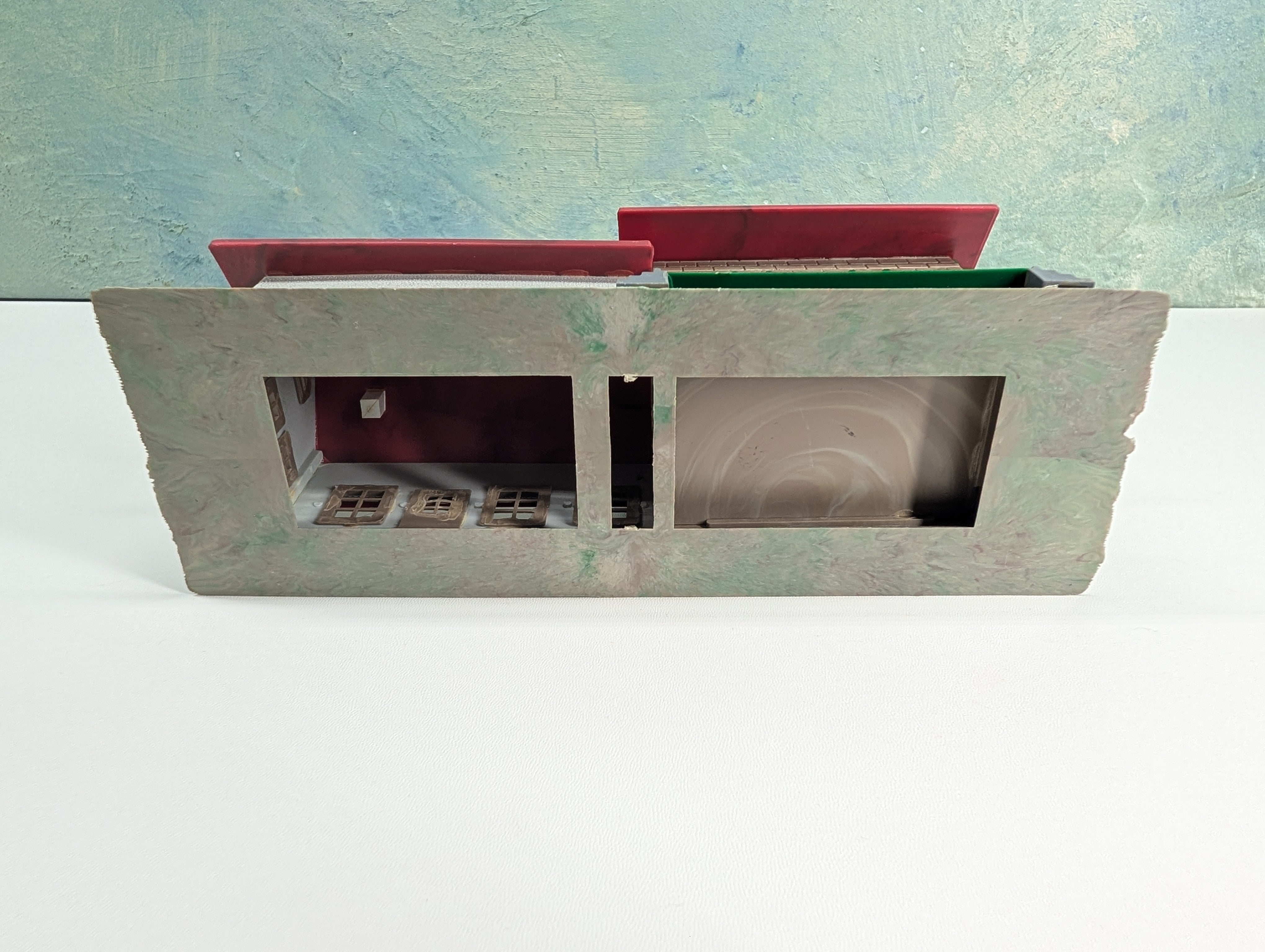 USED HO Scale Freight Station w/ Dock