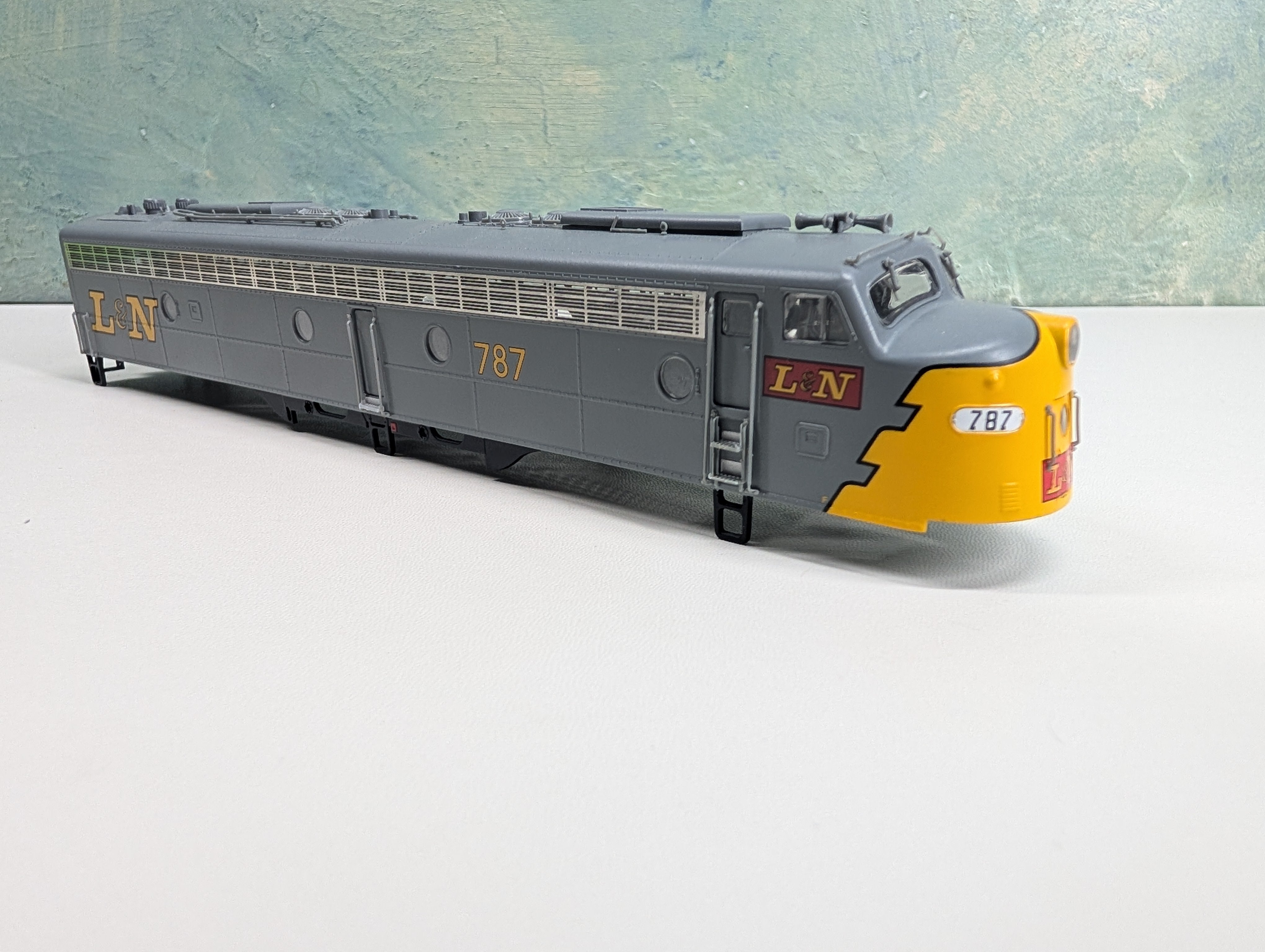 USED Life-Like HO Scale Proto 2000 E8A Diesel Locomotive Shell Only Louisville & Nashville L&N #787