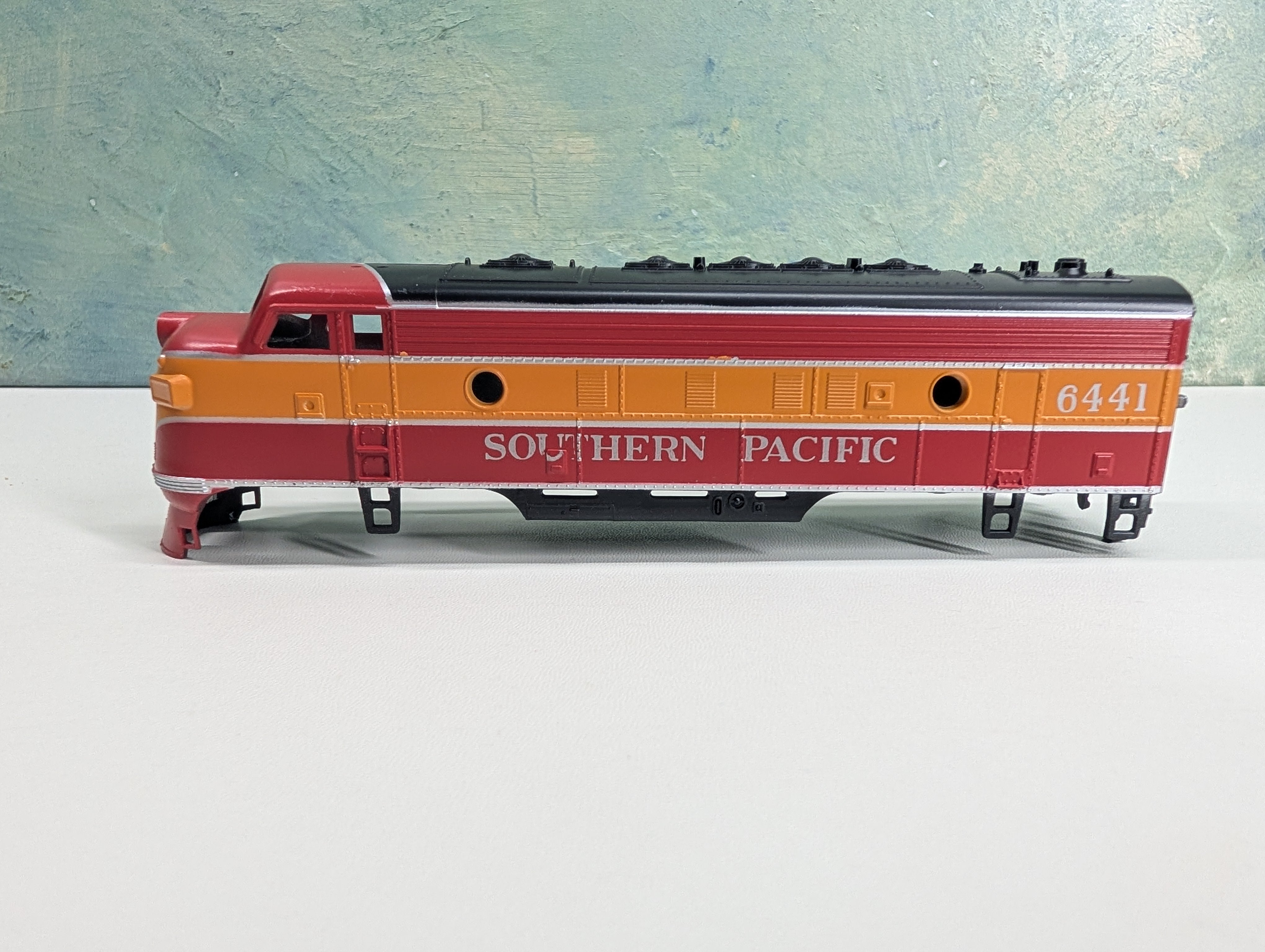 USED Athearn HO Scale F7A Diesel Locomotive Shell Only Southern Pacific SP #6441