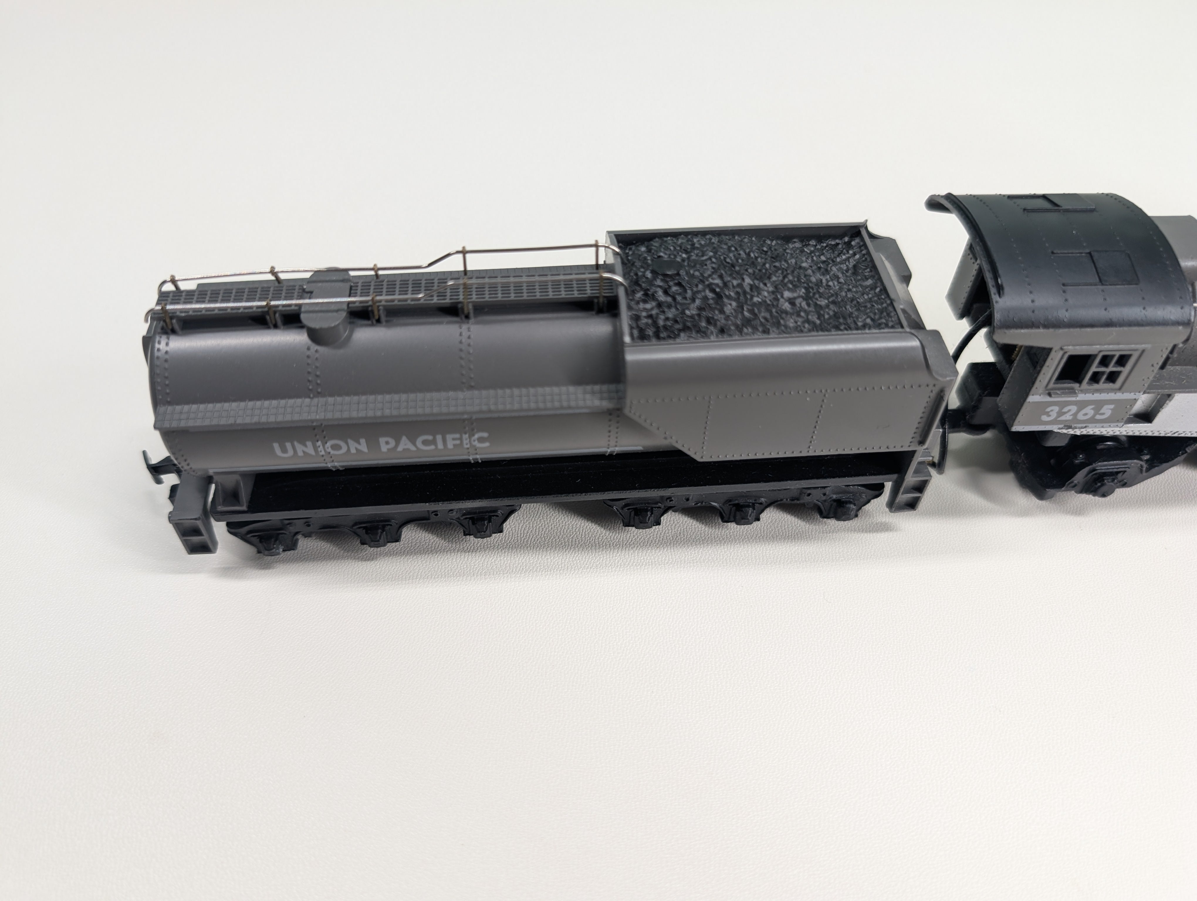 USED Mantua HO Scale Gray Goose 4-6-2 Steam Locomotive Union Pacific UP #3265 Runs Great! DC