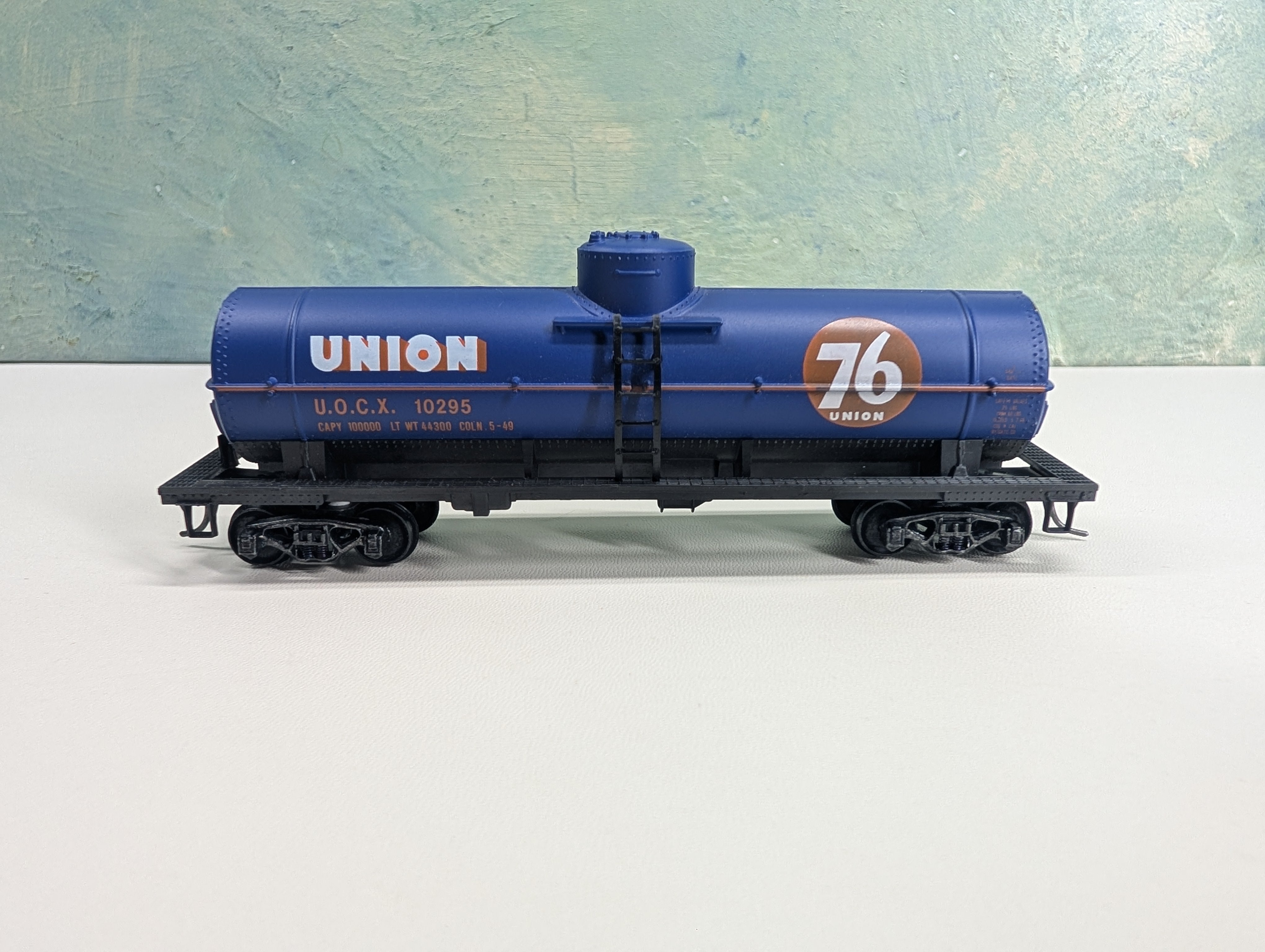 USED HO Scale Single Dome Blue Tank Car Union 76 UOCX #10295
