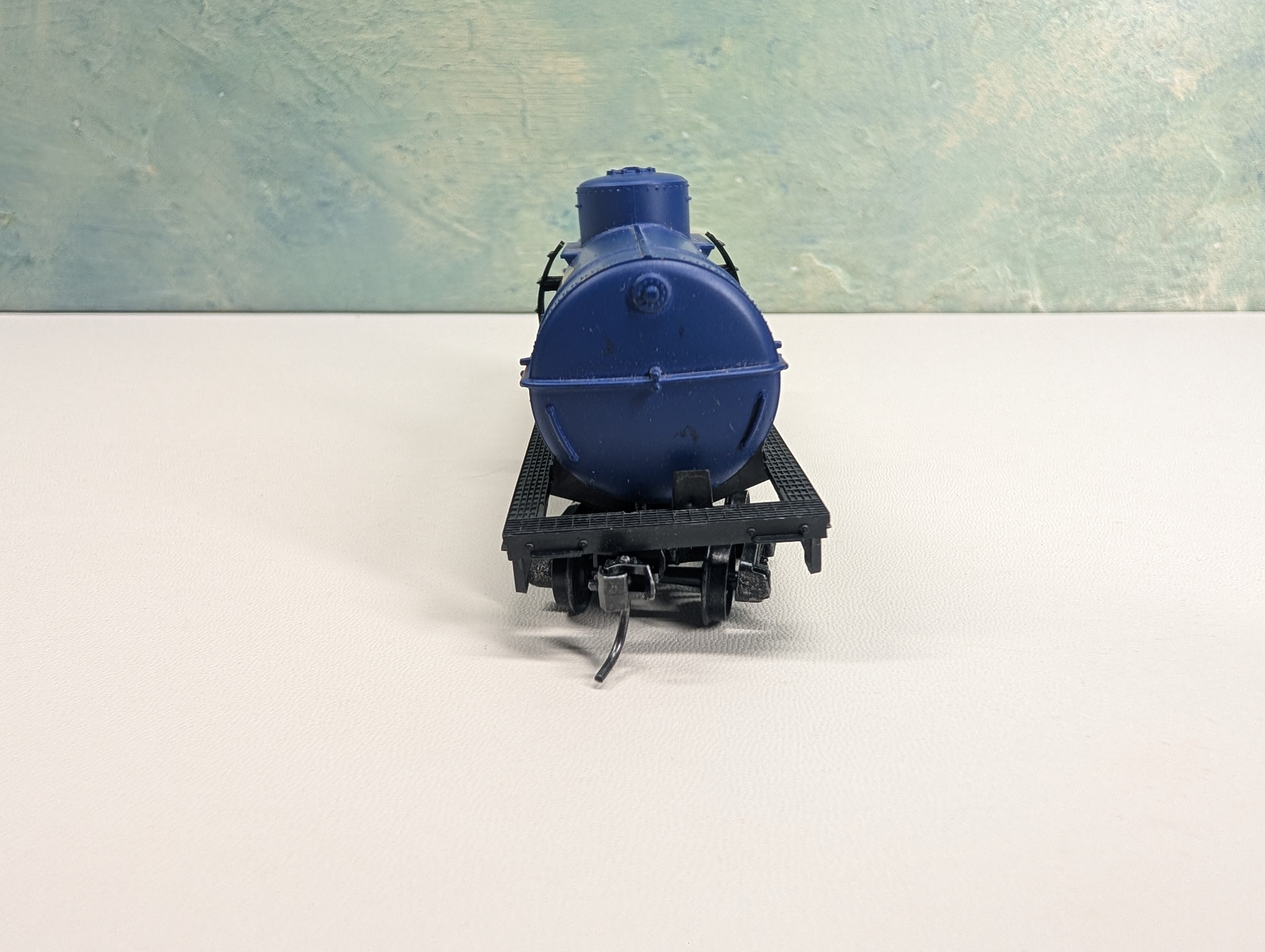 USED HO Scale Single Dome Blue Tank Car Union 76 UOCX #10295