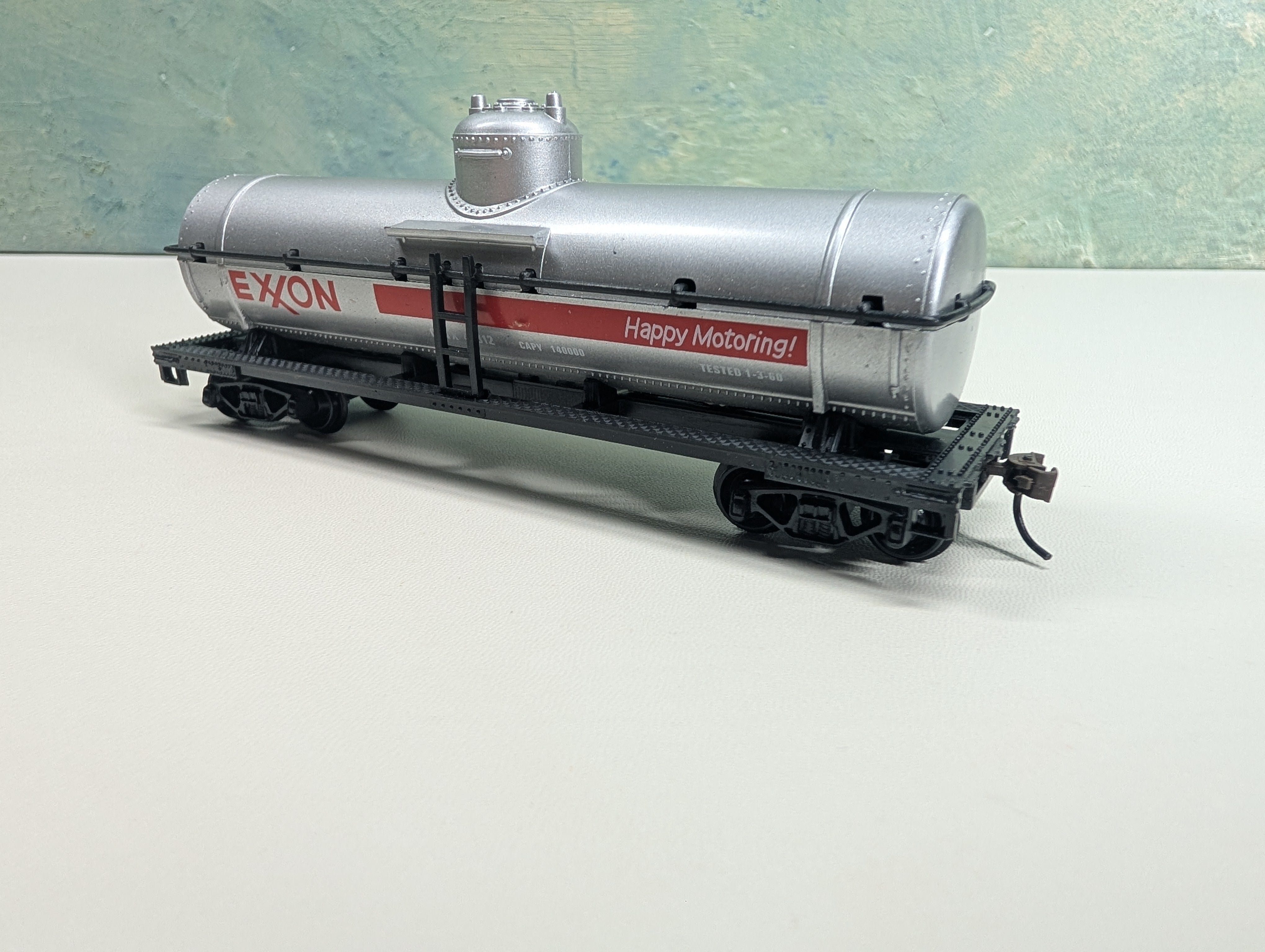 USED HO Scale Single Dome Tank Car Exxon GATX #46312
