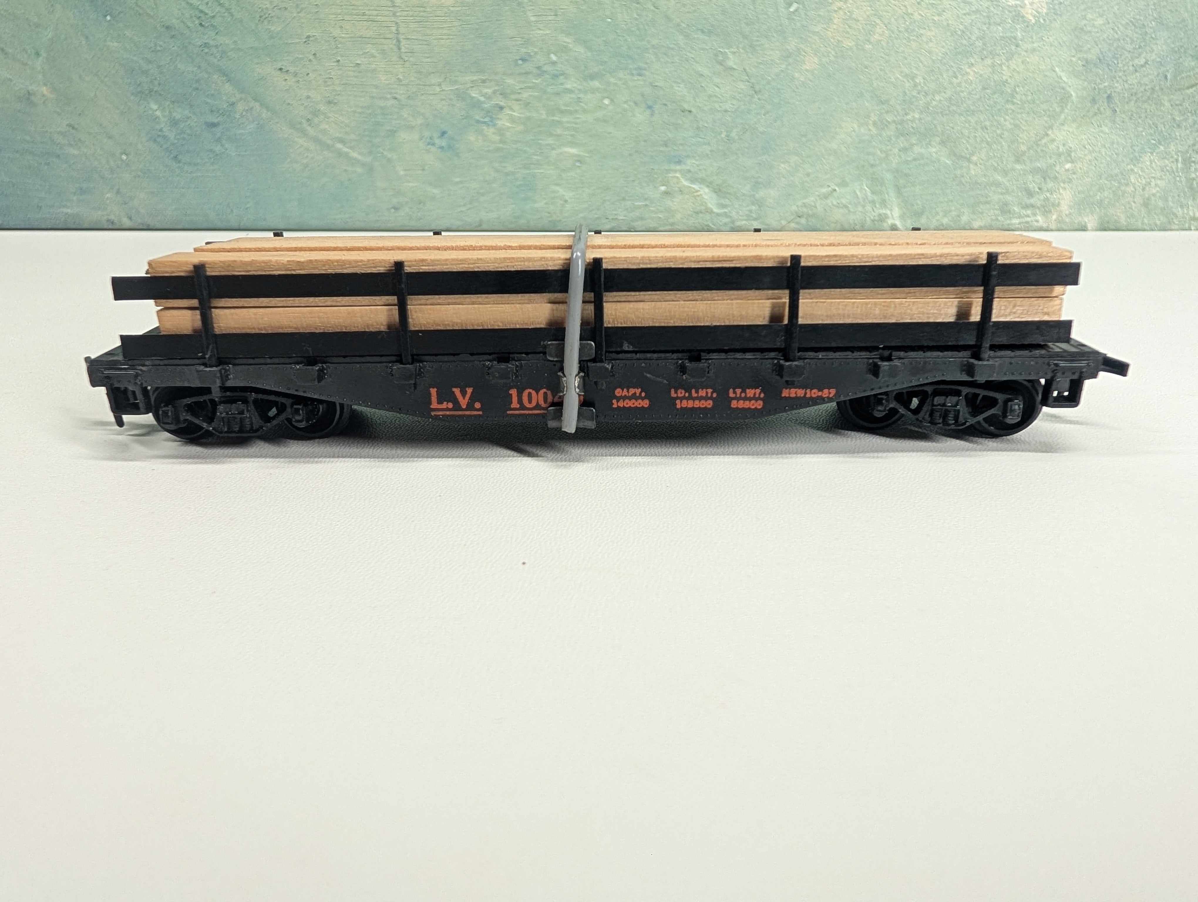 USED Marx HO Scale Flat Car w/ Lumber Load Lehigh Valley LV #10049
