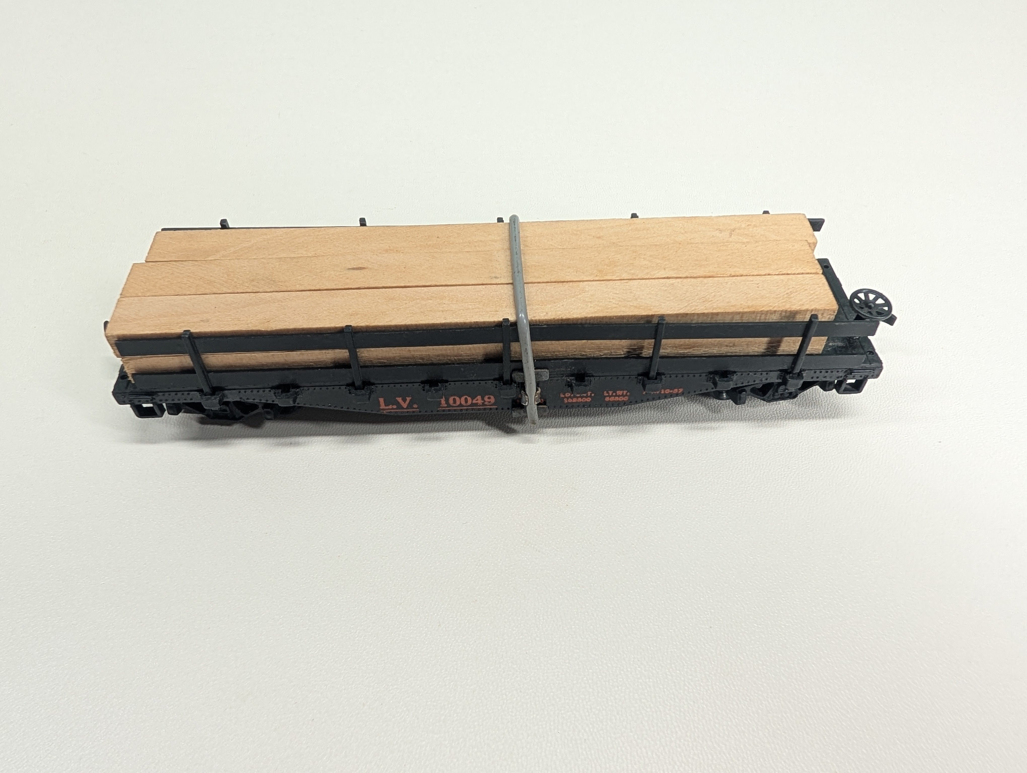 USED Marx HO Scale Flat Car w/ Lumber Load Lehigh Valley LV #10049