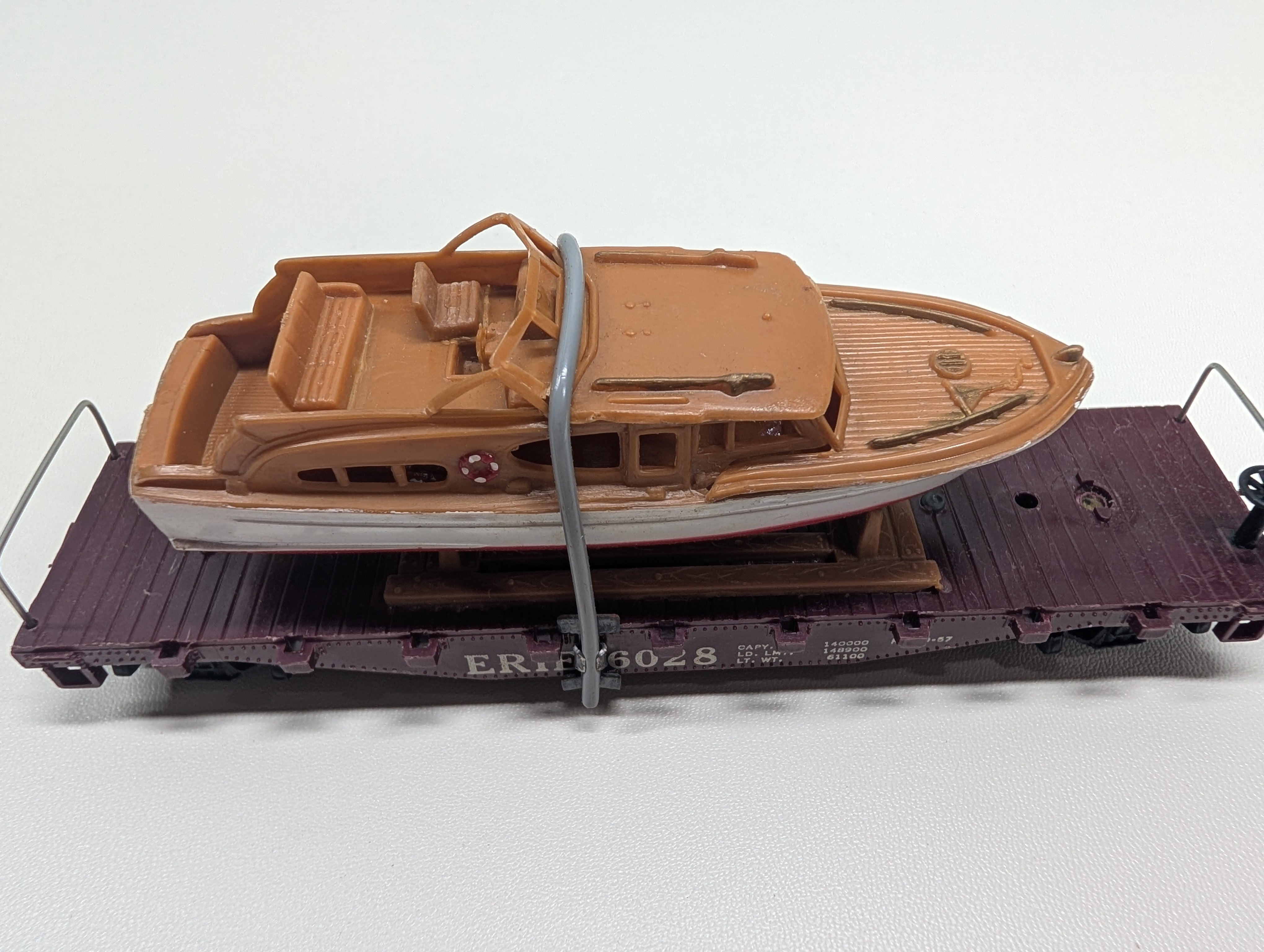 USED Marx HO Scale Flat Car w/ Boat Erie #6028 RARE