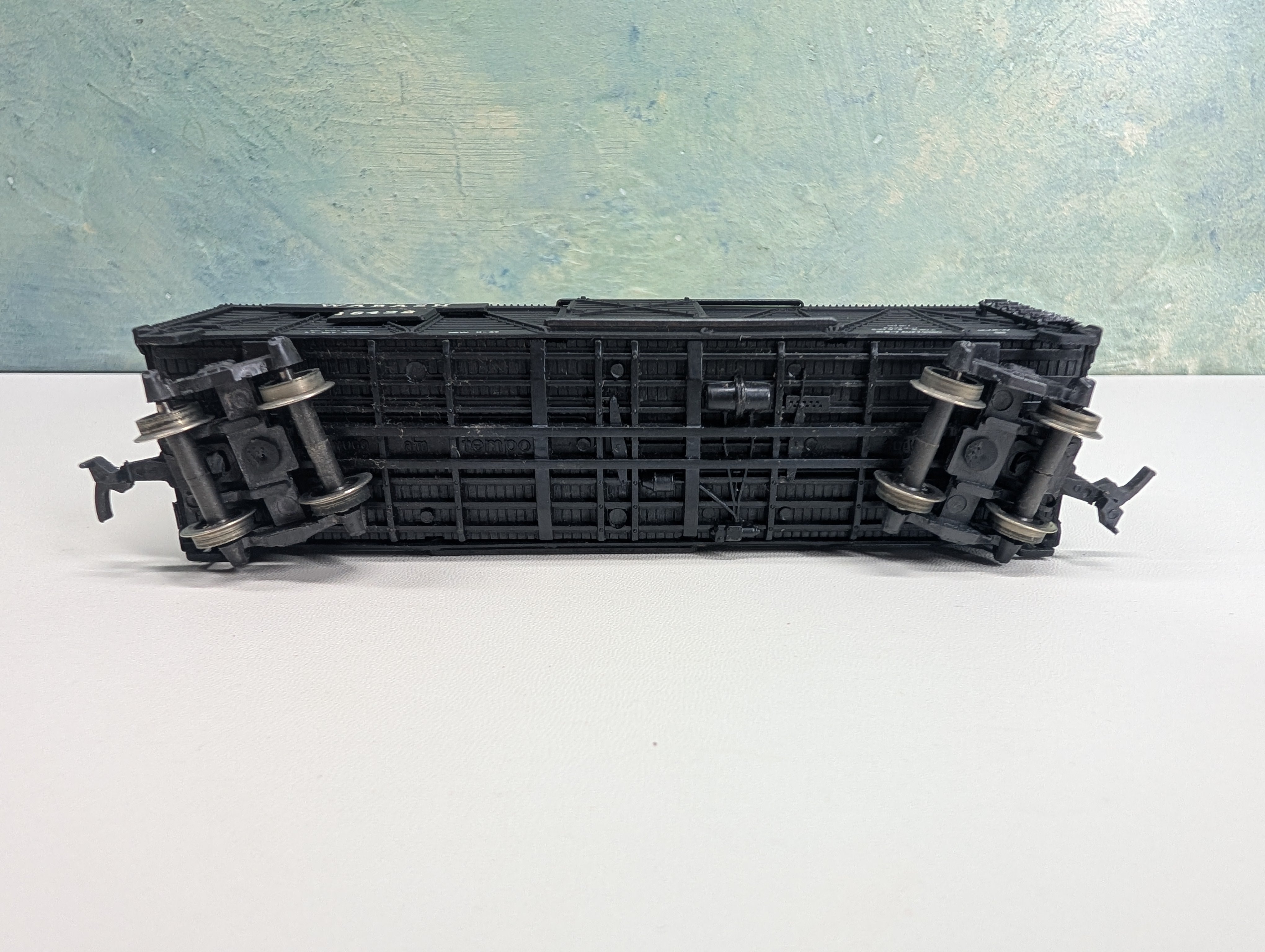 USED HO Scale Livestock Cattle Car Wabash #16422 Metal Wheels