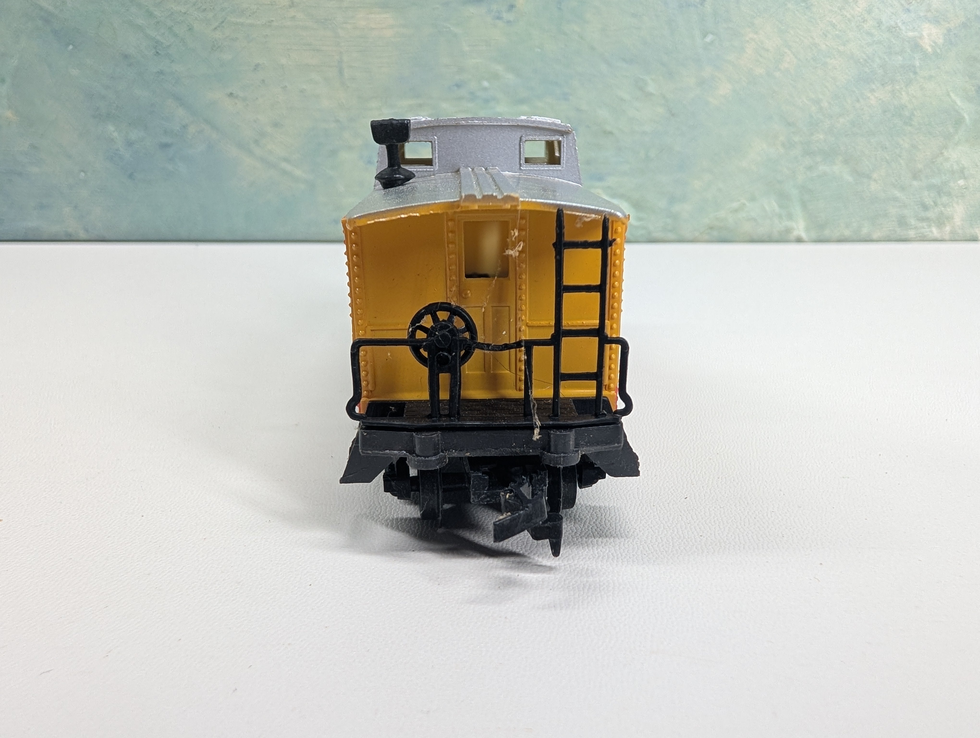 USED Life-Like HO Scale Caboose Chessie System WM #1872