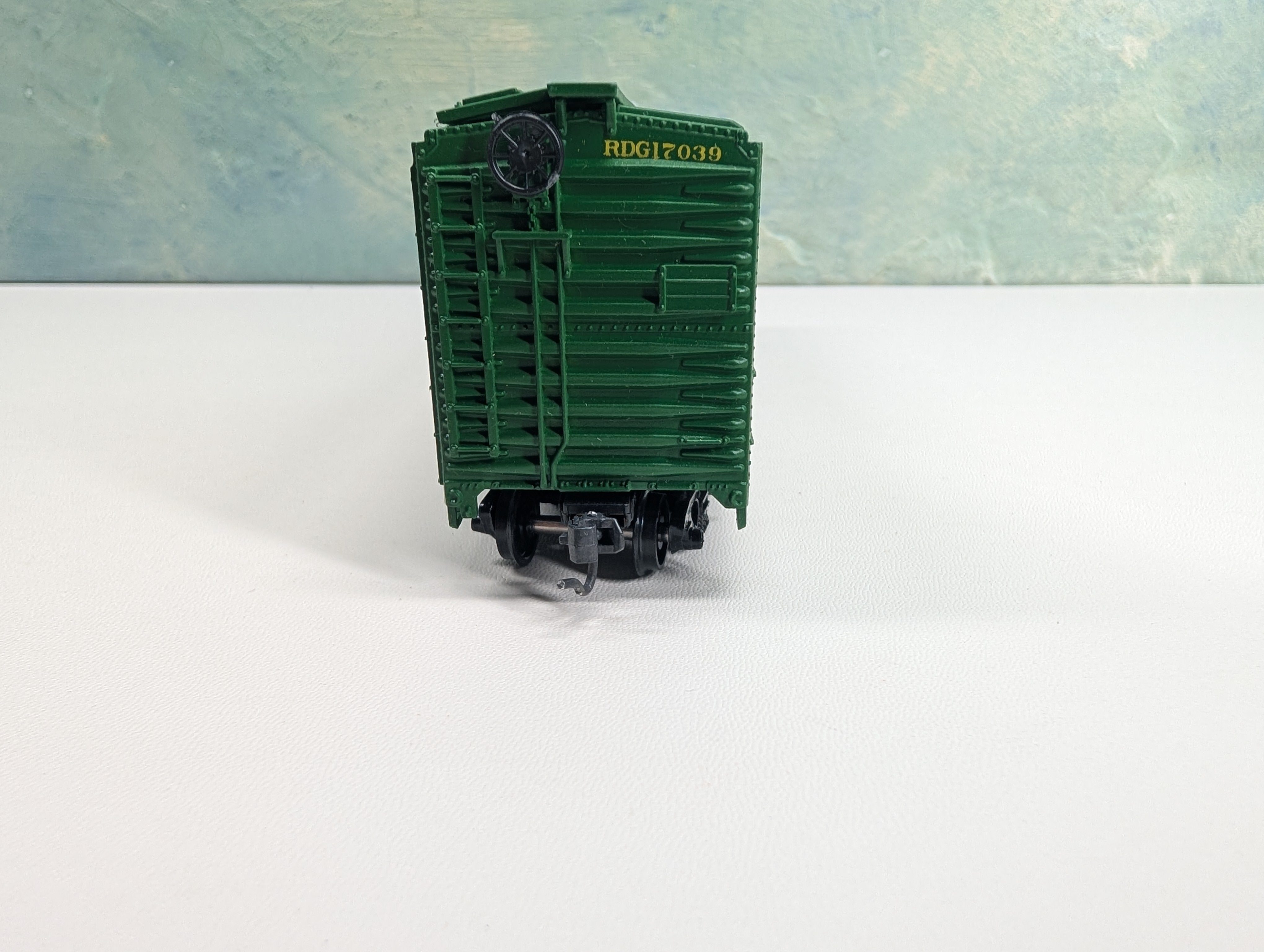 USED Athearn HO Scale 50' Box Car Reading RDG #17039