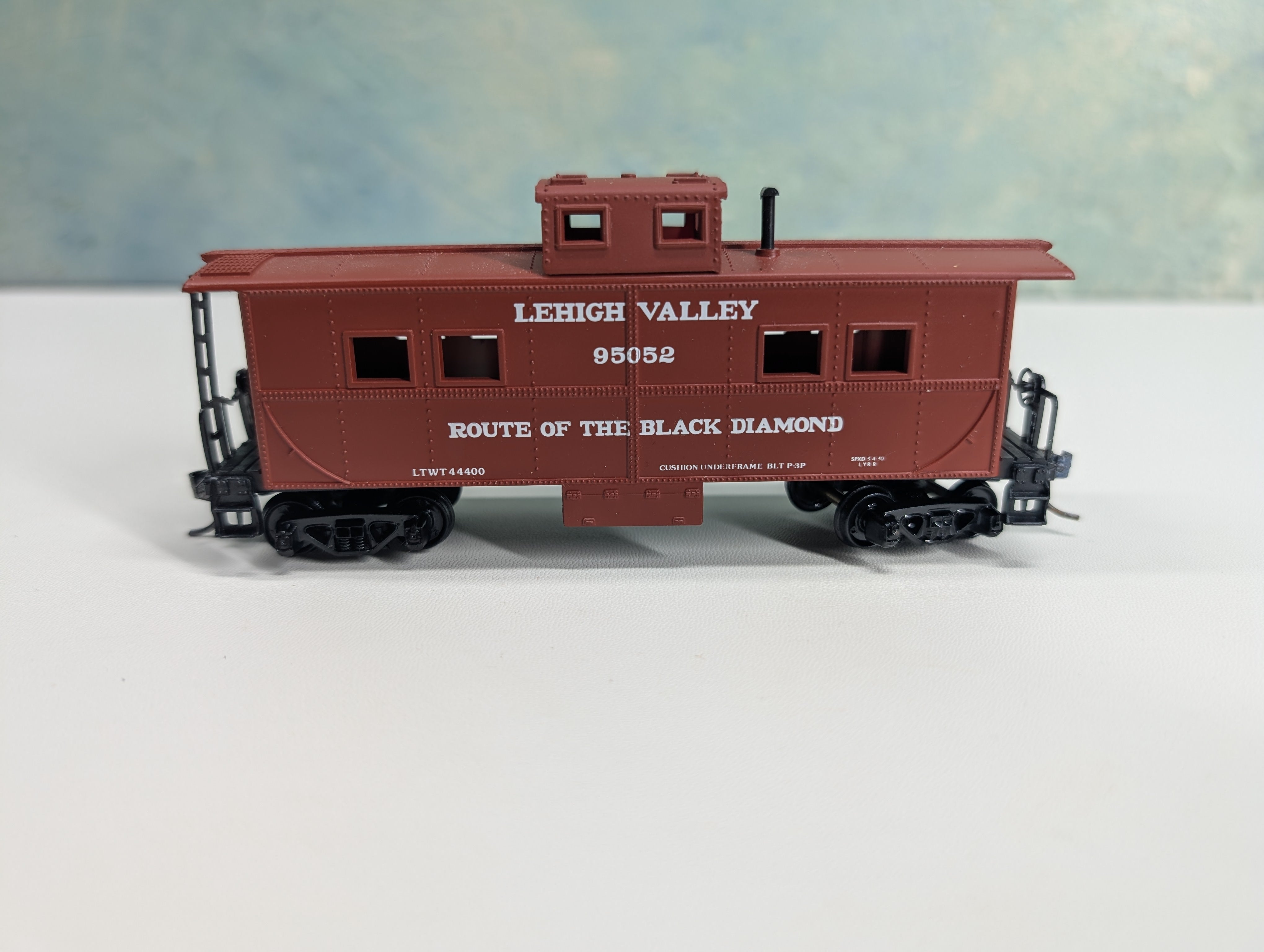 USED Mantua 726-027 HO Scale Heavy 36' Caboose Lehigh Valley #95052 Route of the Black Diamond