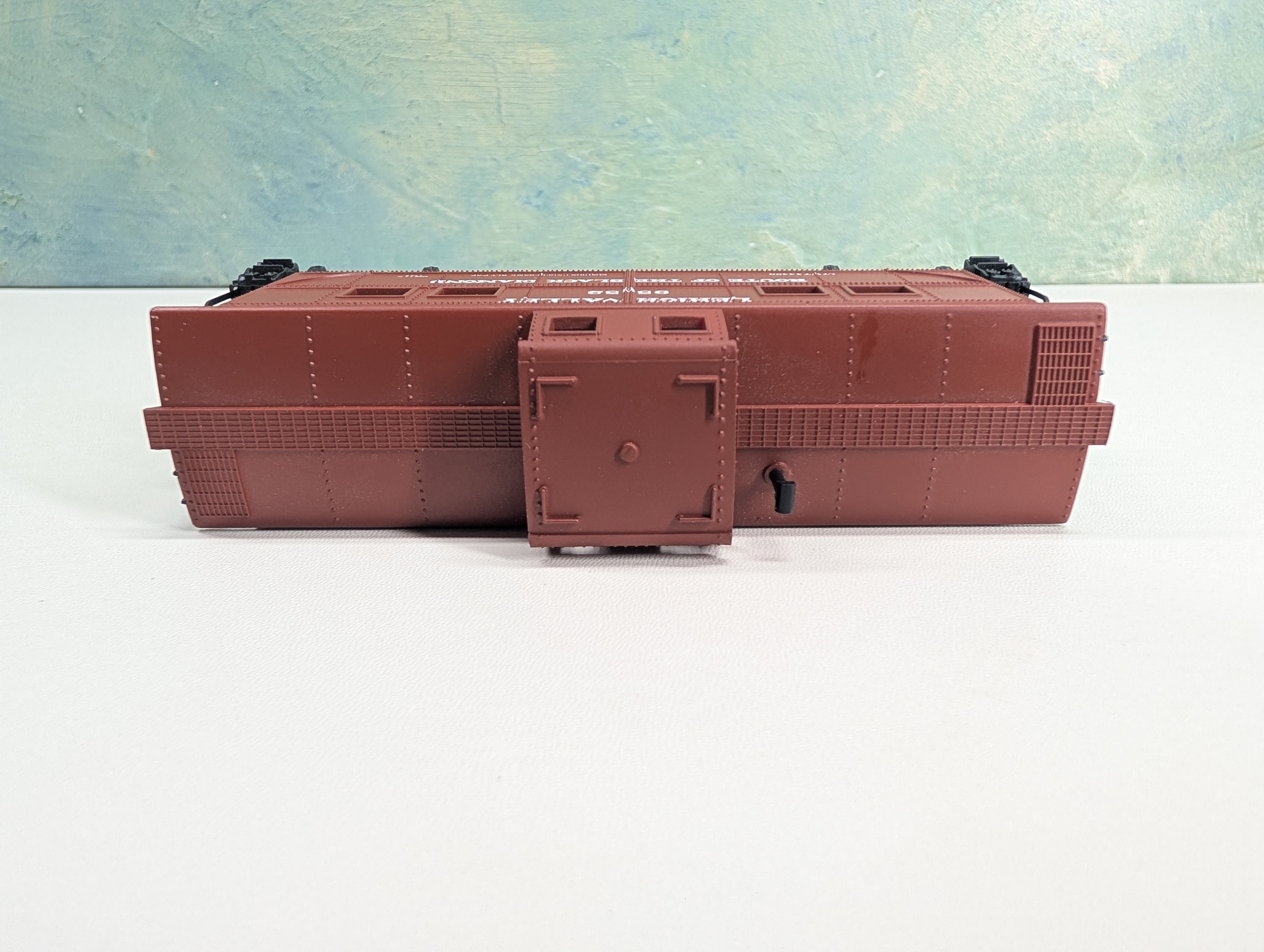 USED Mantua 726-027 HO Scale Heavy 36' Caboose Lehigh Valley #95052 Route of the Black Diamond