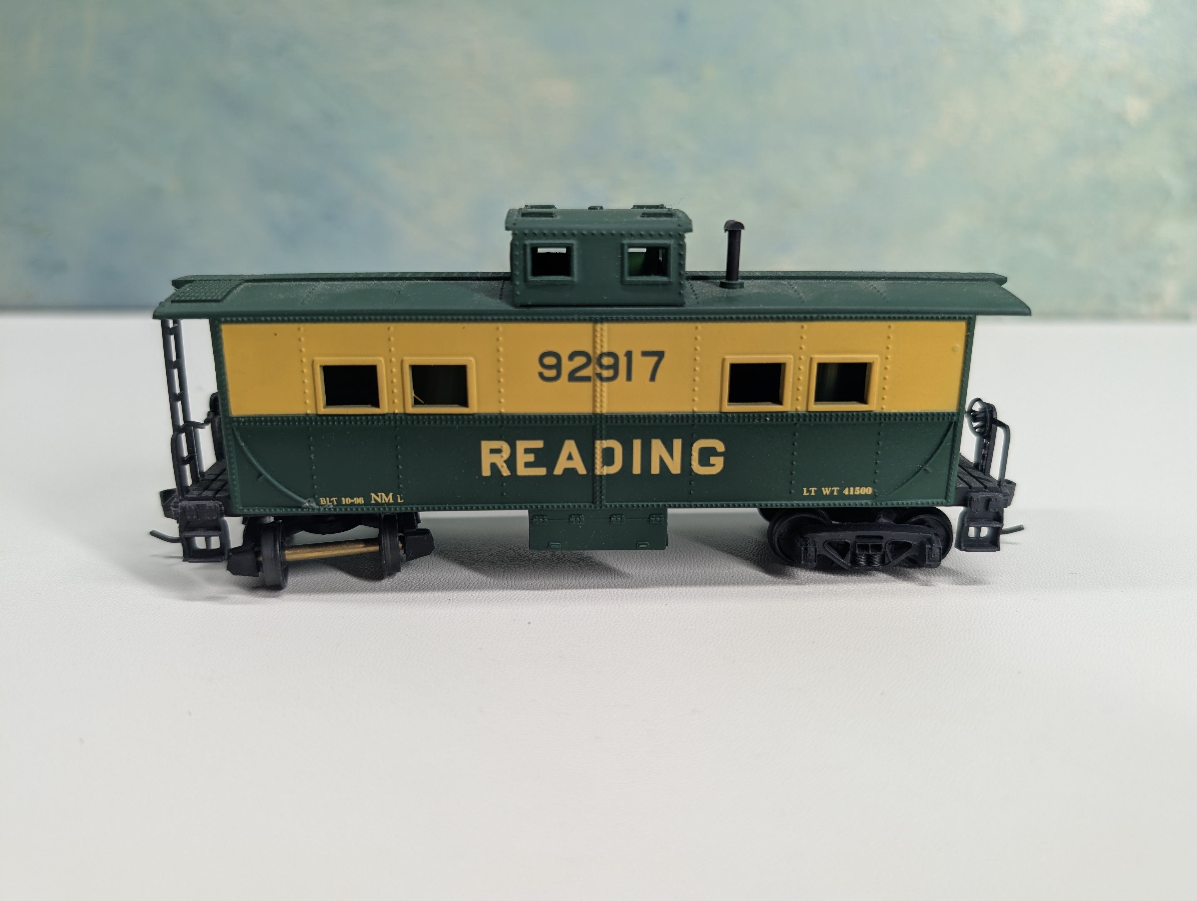 USED Mantua 726-521 HO Scale Heavy 36' Caboose Reading #92917