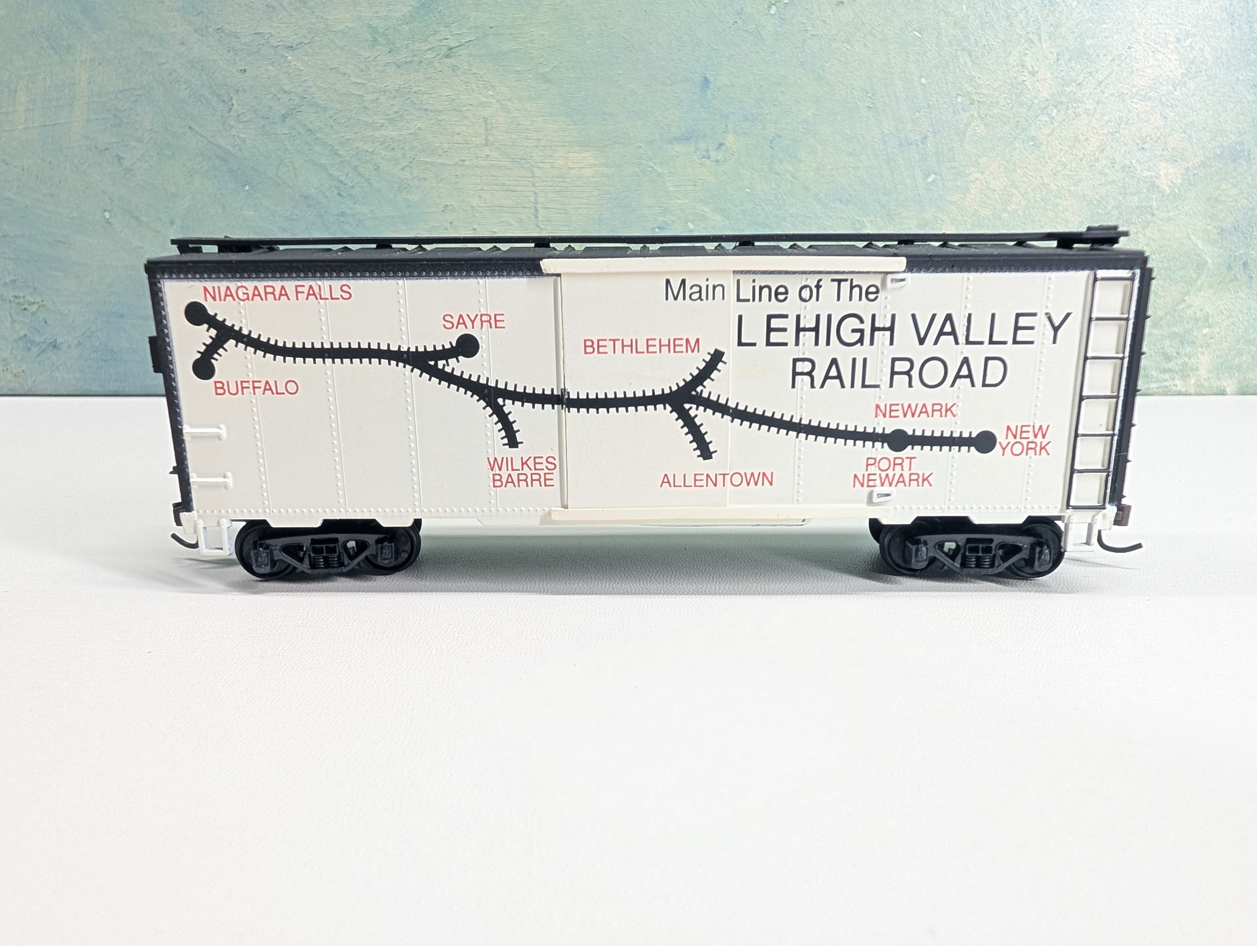 USED Mantua 734-527 HO Scale Heavy Steel Box Car Lehigh Valley LV Map
