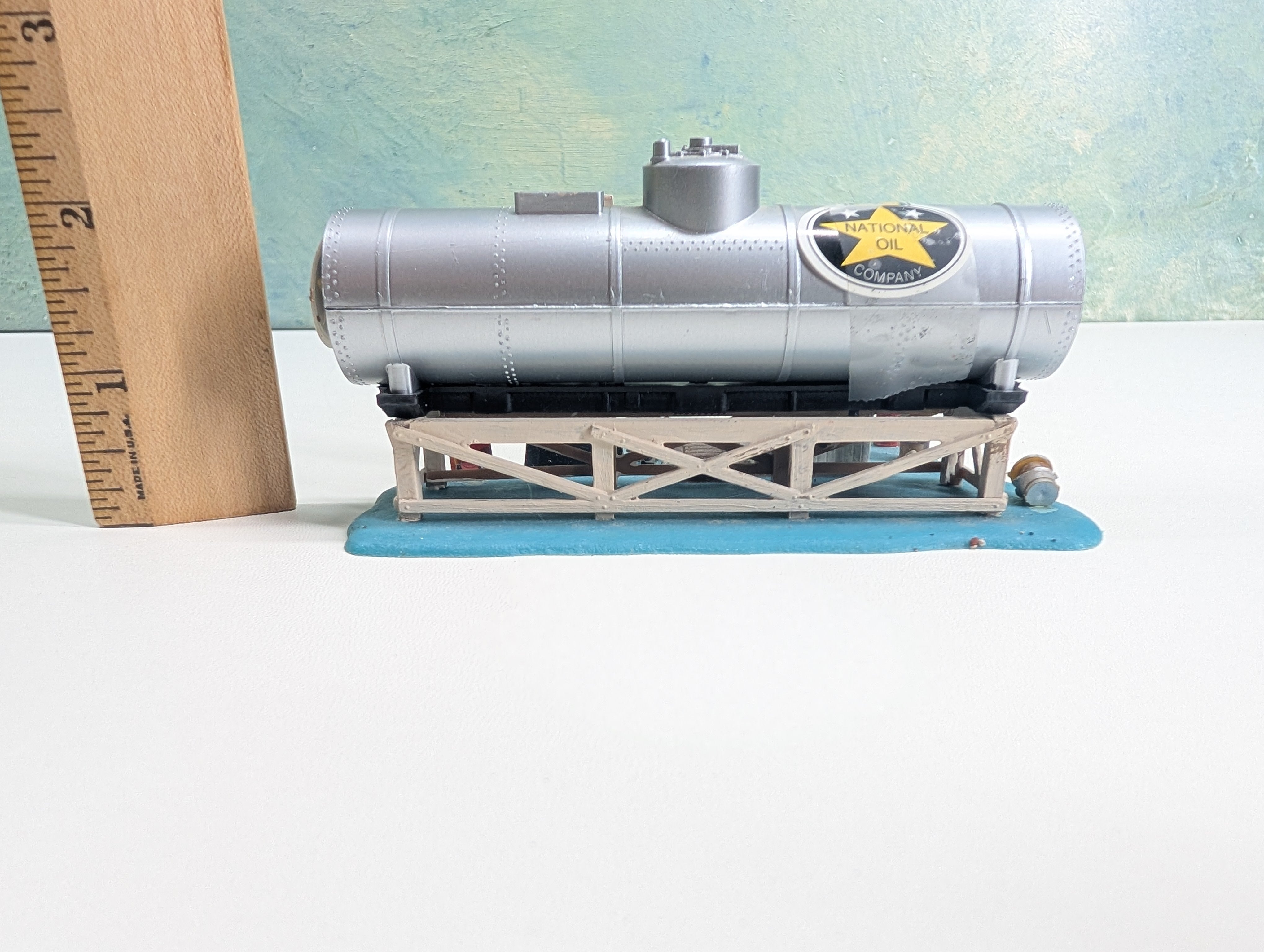 USED HO Scale Oil Co Facility