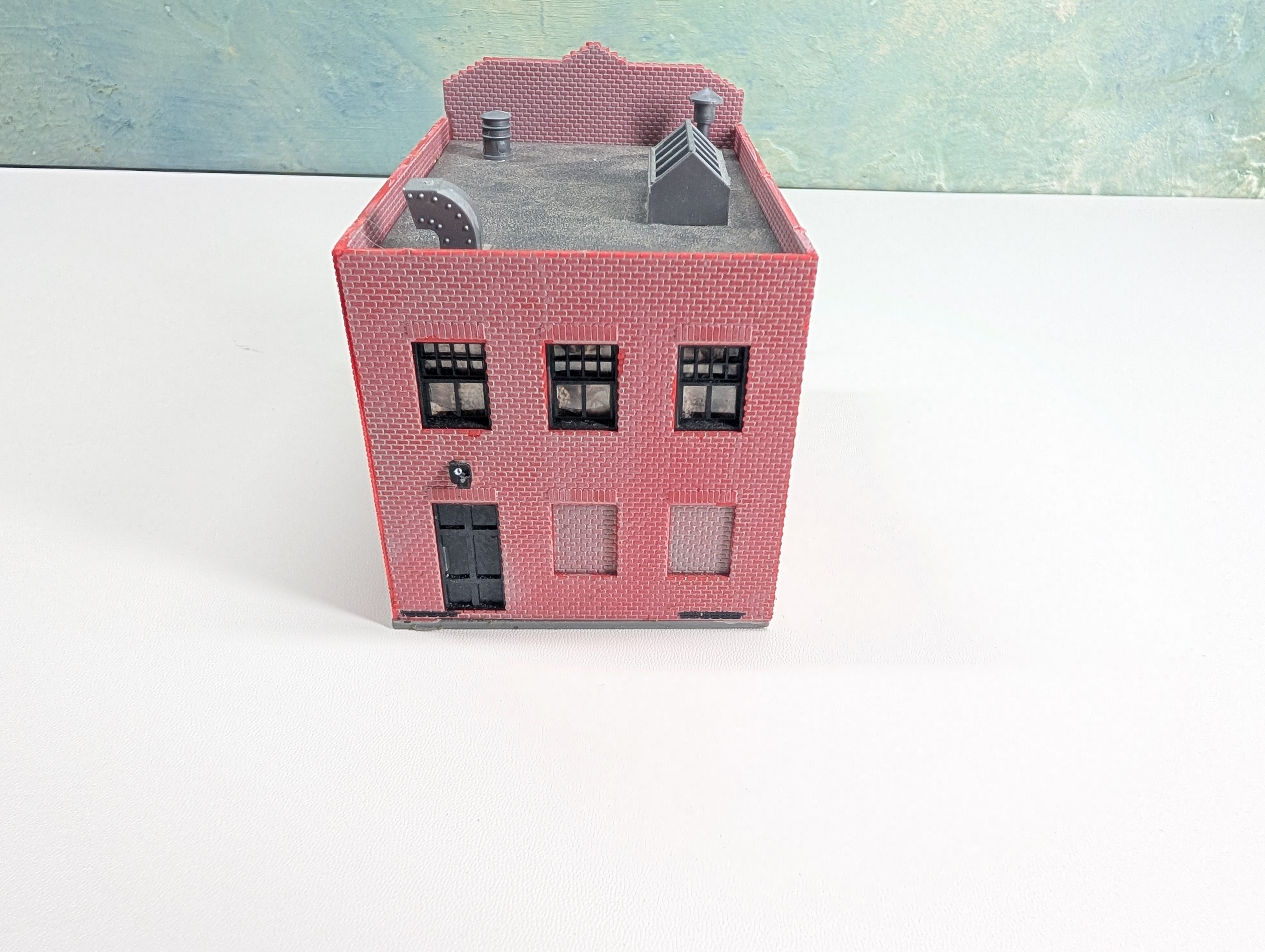 USED HO Scale General Store, Ritter Finance, Brick Store w/ Extra Details Added