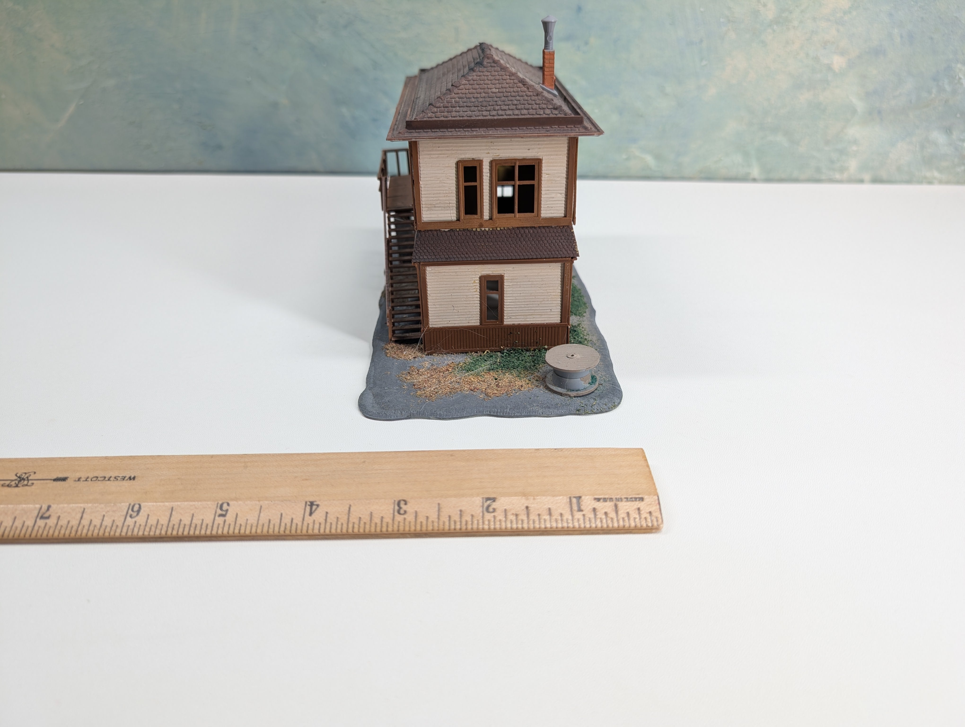 USED HO Scale Interlocking Tower