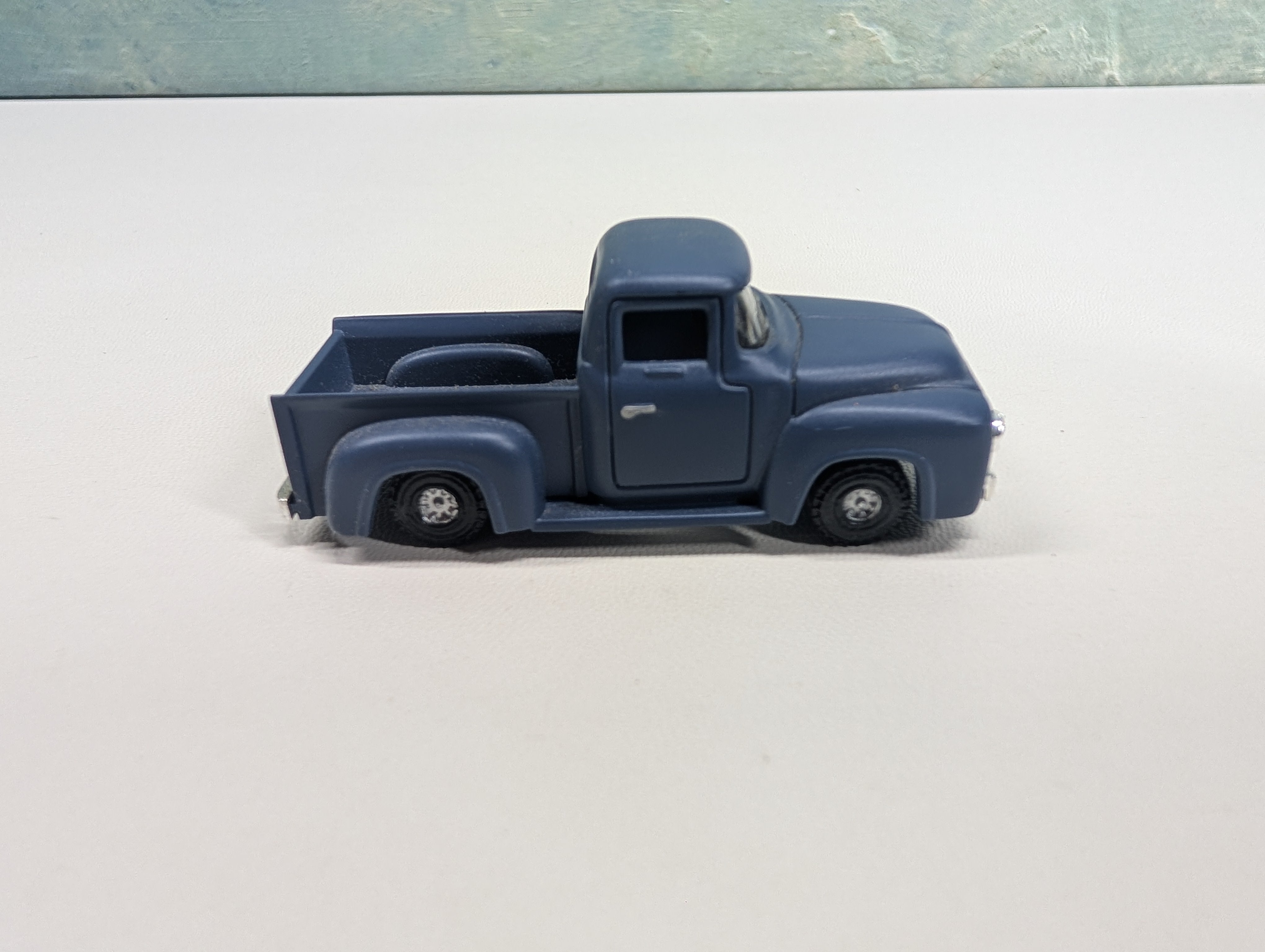 USED HO Scale Blue Pick-Up Truck