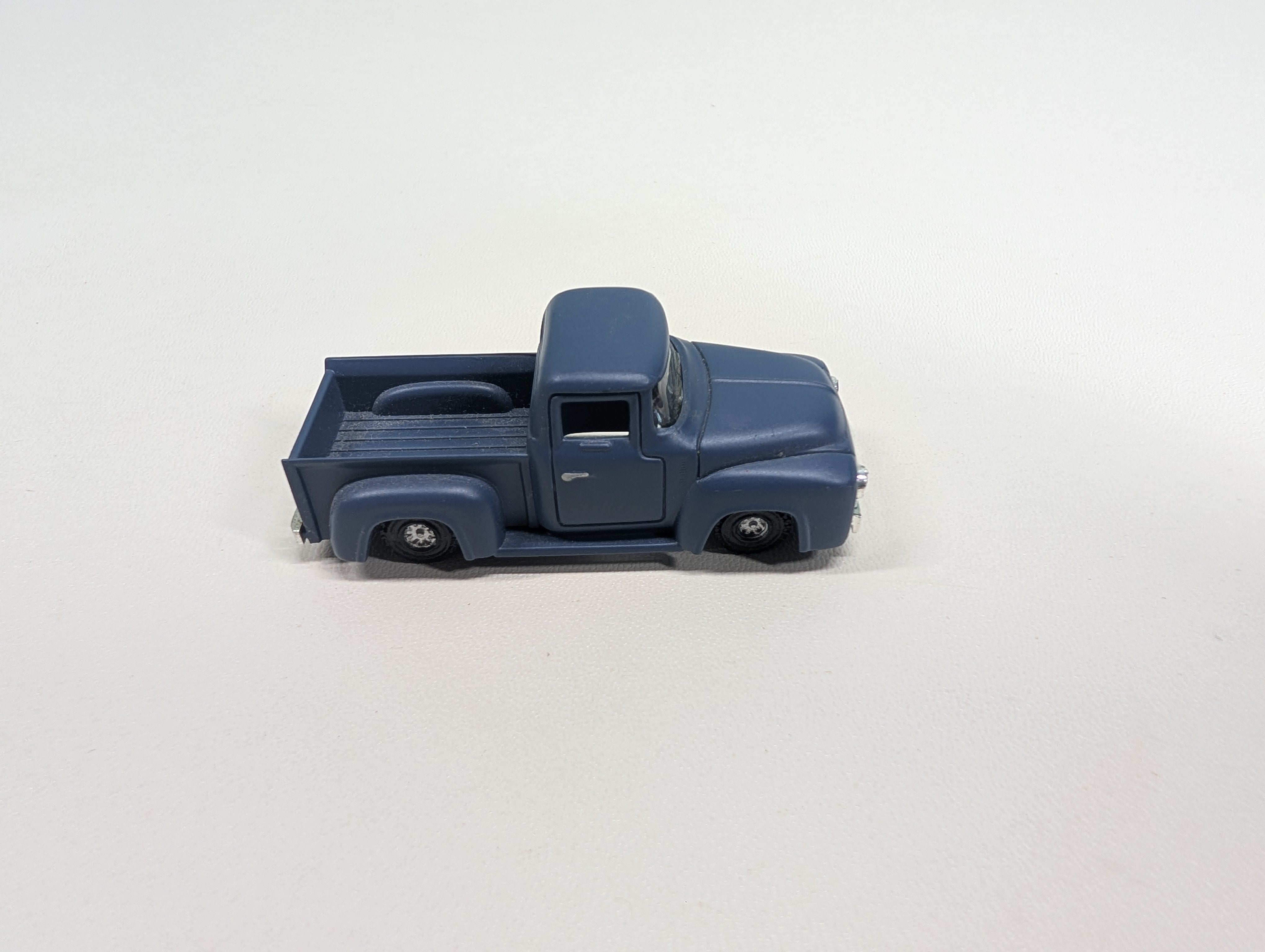 USED HO Scale Blue Pick-Up Truck