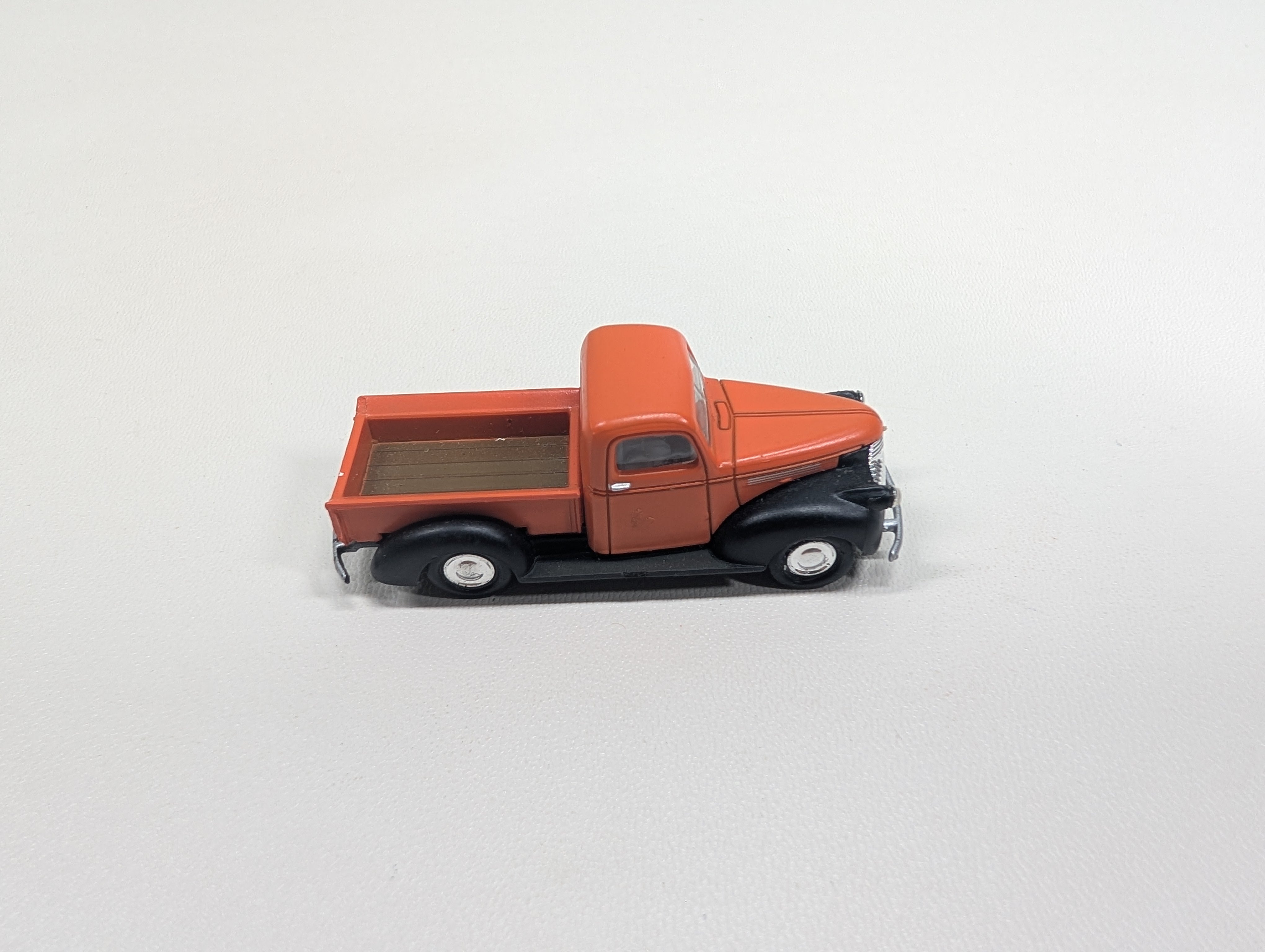 USED Classic Metal Works HO Scale Orange Pick-Up Truck
