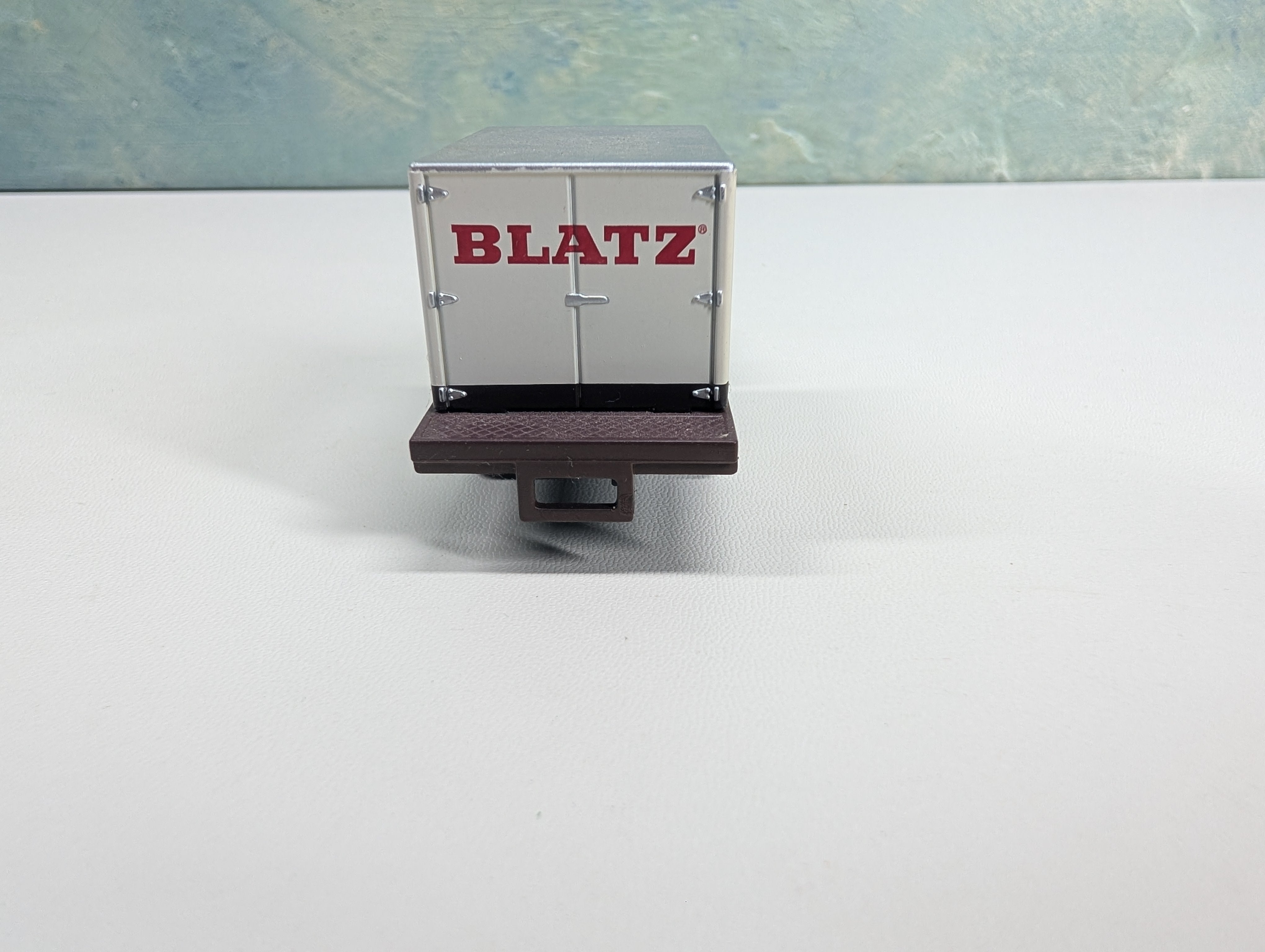 USED Classic Metal Works HO Scale Blatz Beer Box Truck