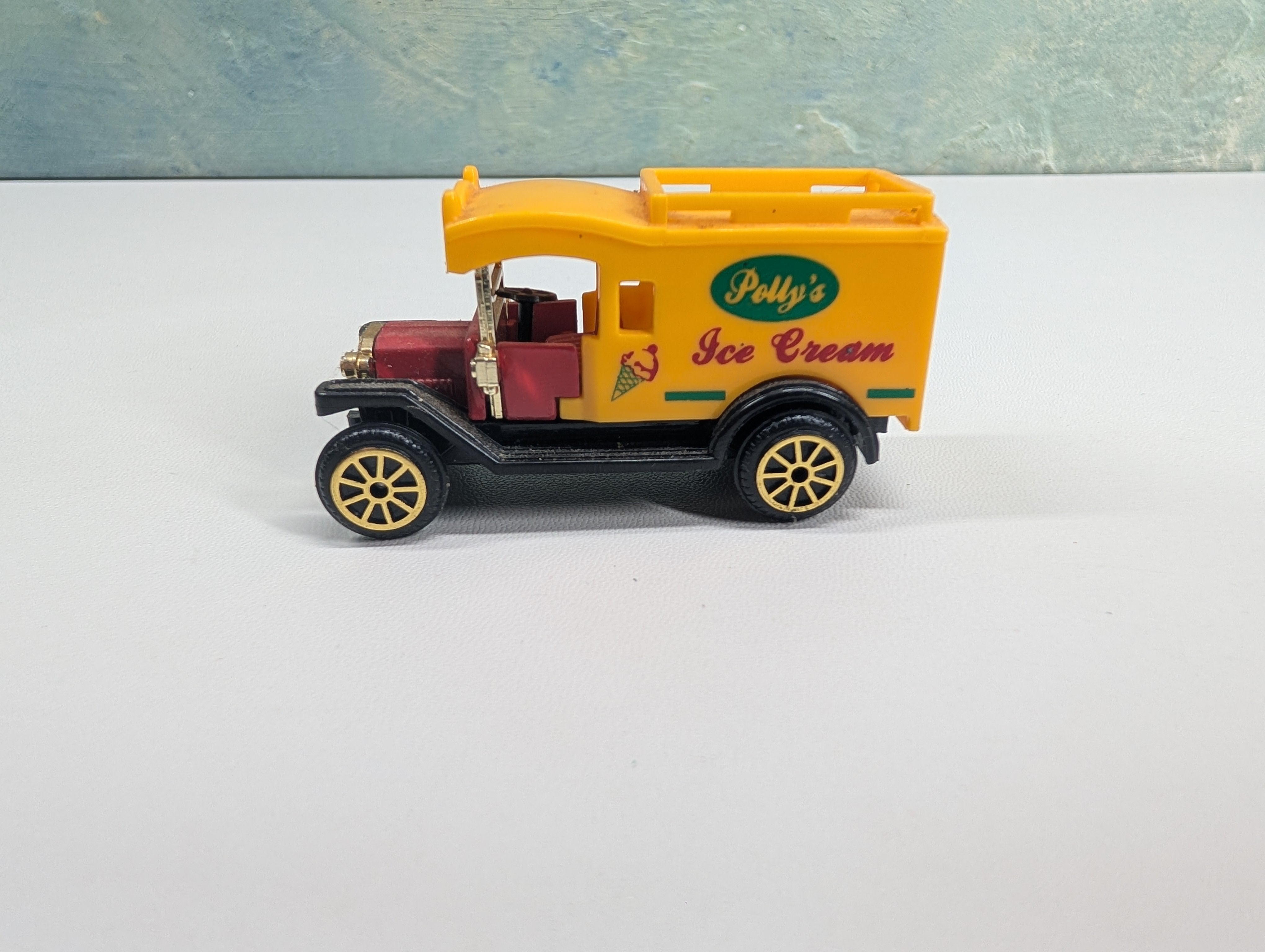 USED High Speed #607-612 HO Scale Polly's Ice Cream Truck