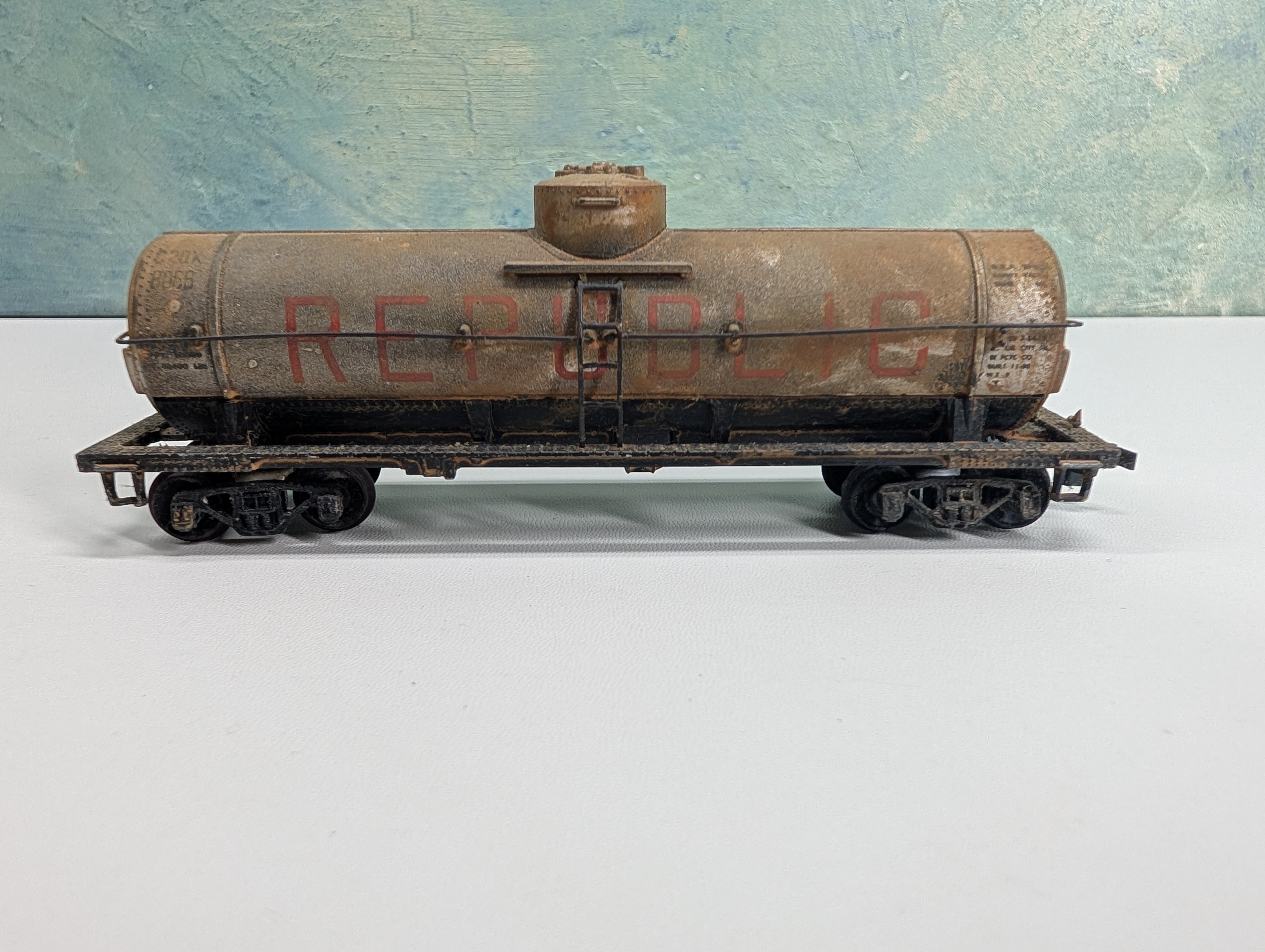 USED Mantua HO Scale Single Dome Tank Car Republic CPOX #8056 Weathered