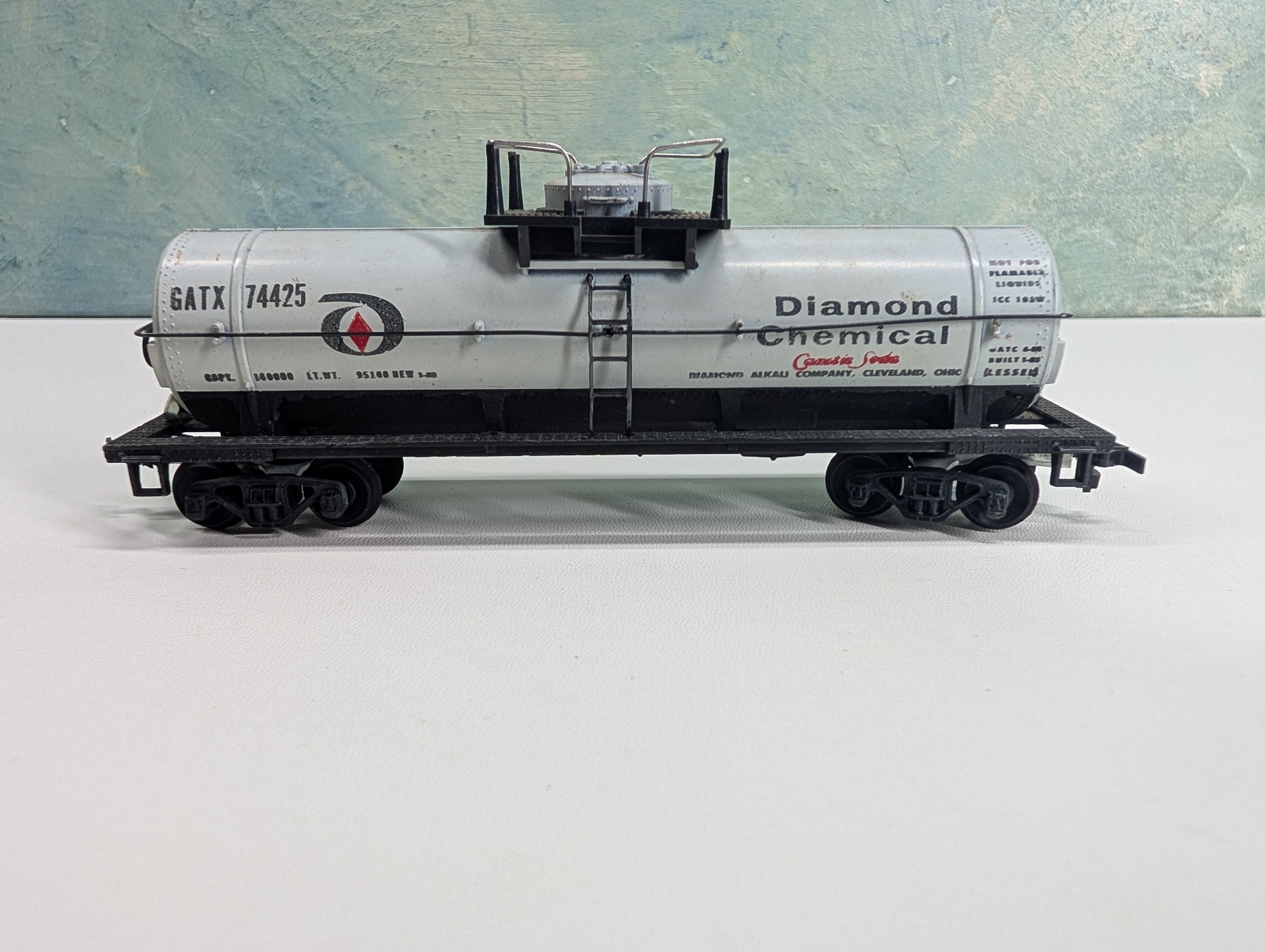 USED Mantua HO Scale Single Dome Chemical Tank Car Diamond Chemical GATX #74425