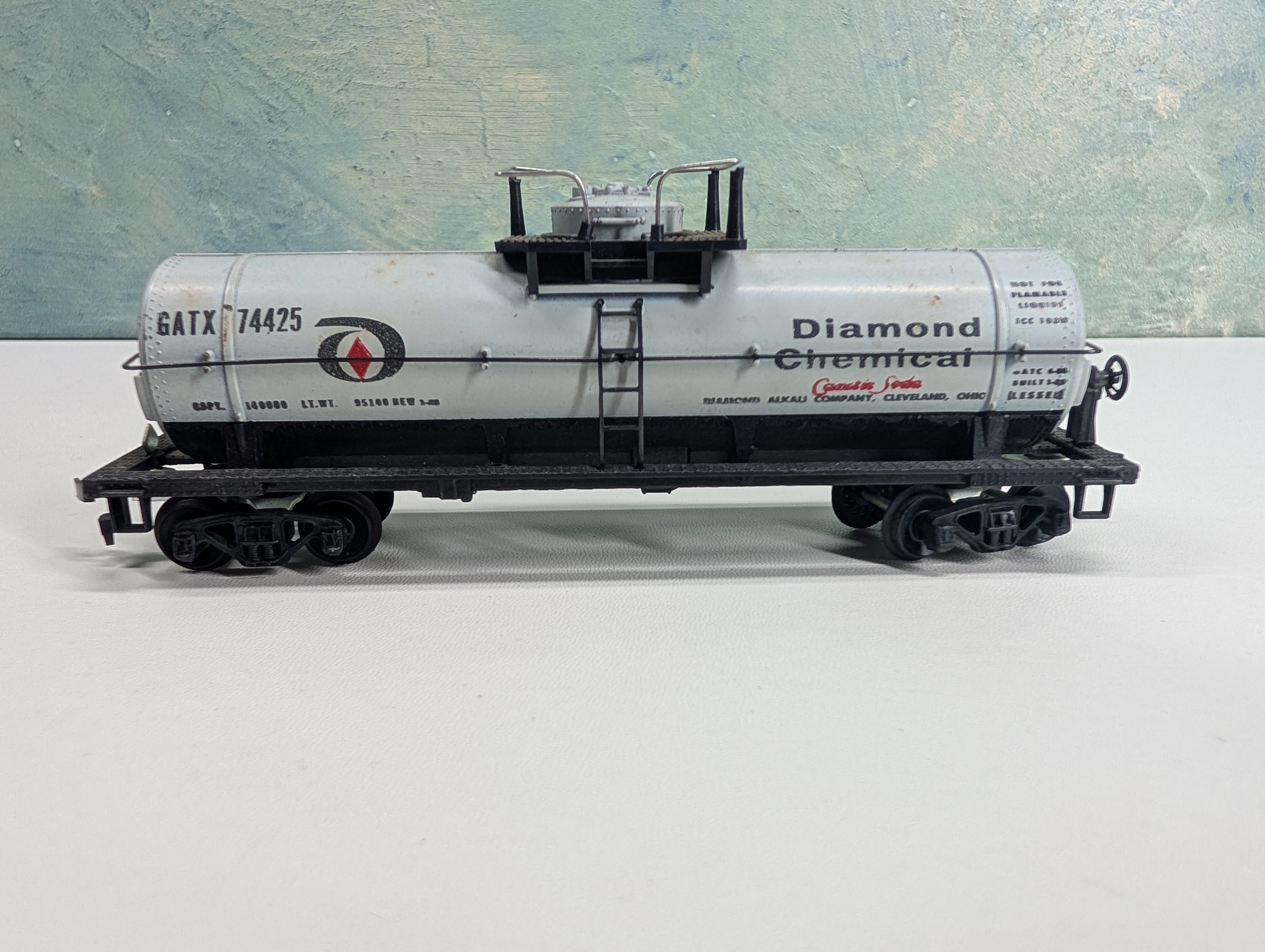 USED Mantua HO Scale Single Dome Chemical Tank Car Diamond Chemical GATX #74425