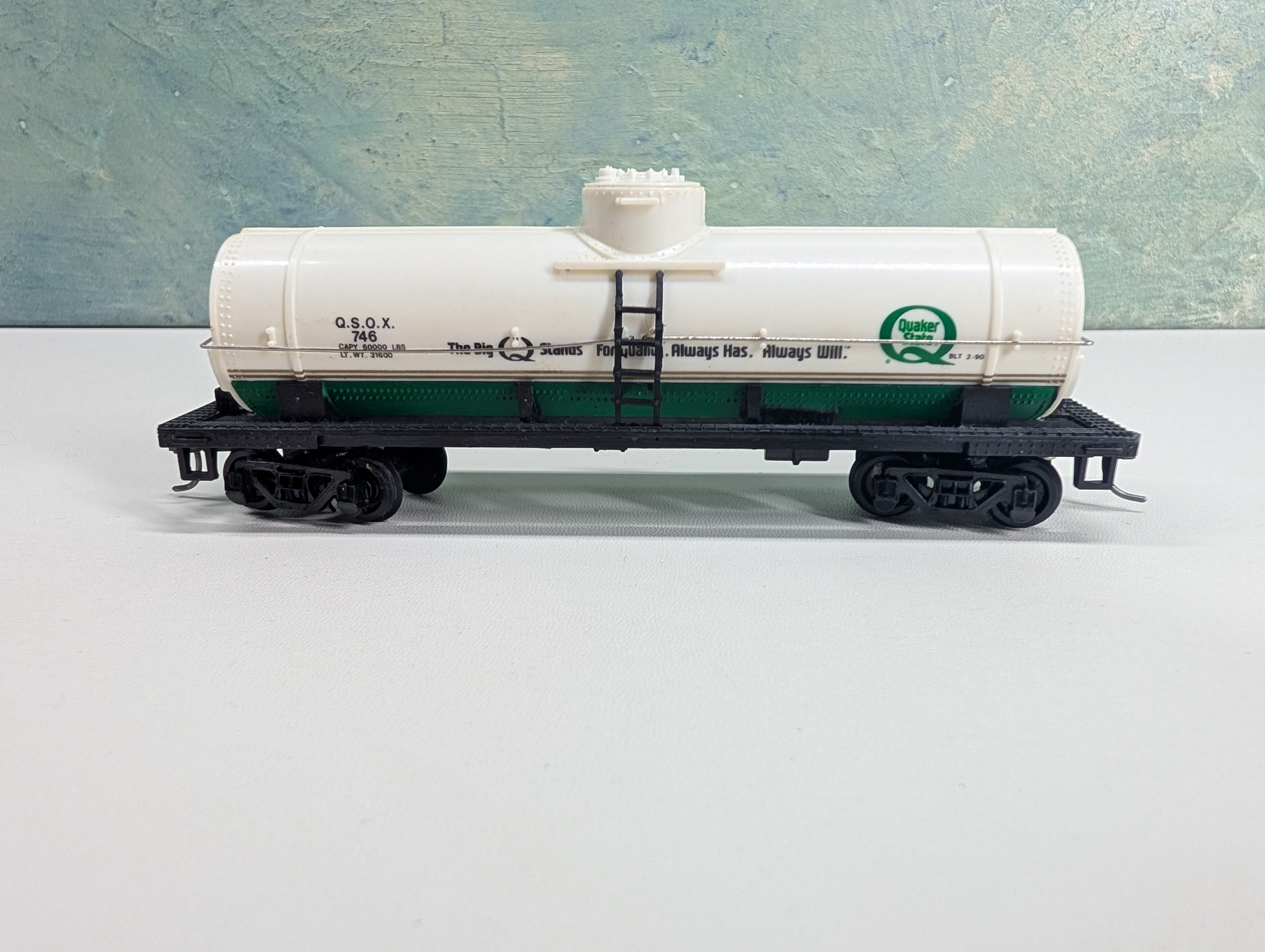 USED Bachmann HO Scale Single Dome Tank Car Quaker State QSOX #746