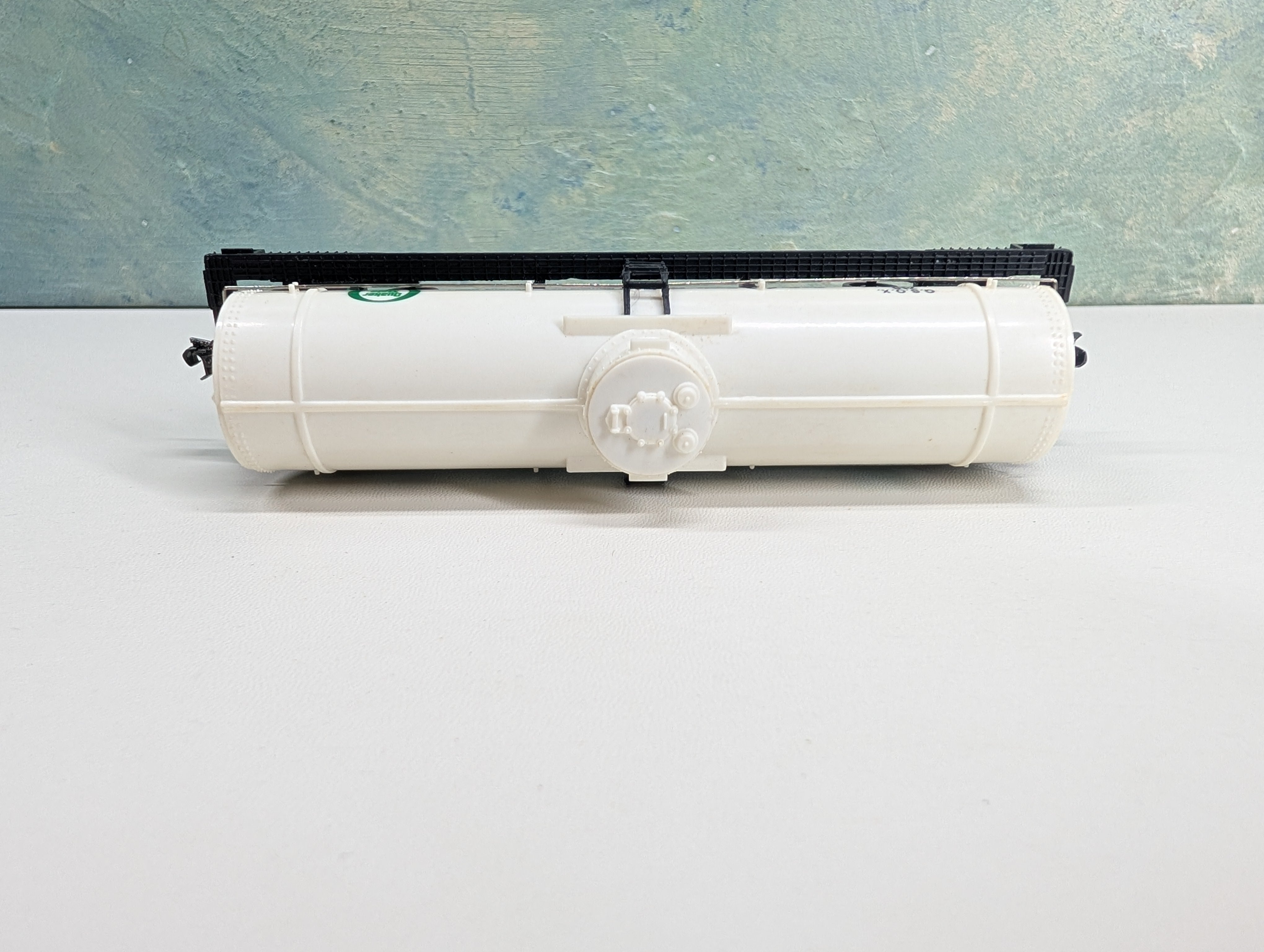 USED Bachmann HO Scale Single Dome Tank Car Quaker State QSOX #746