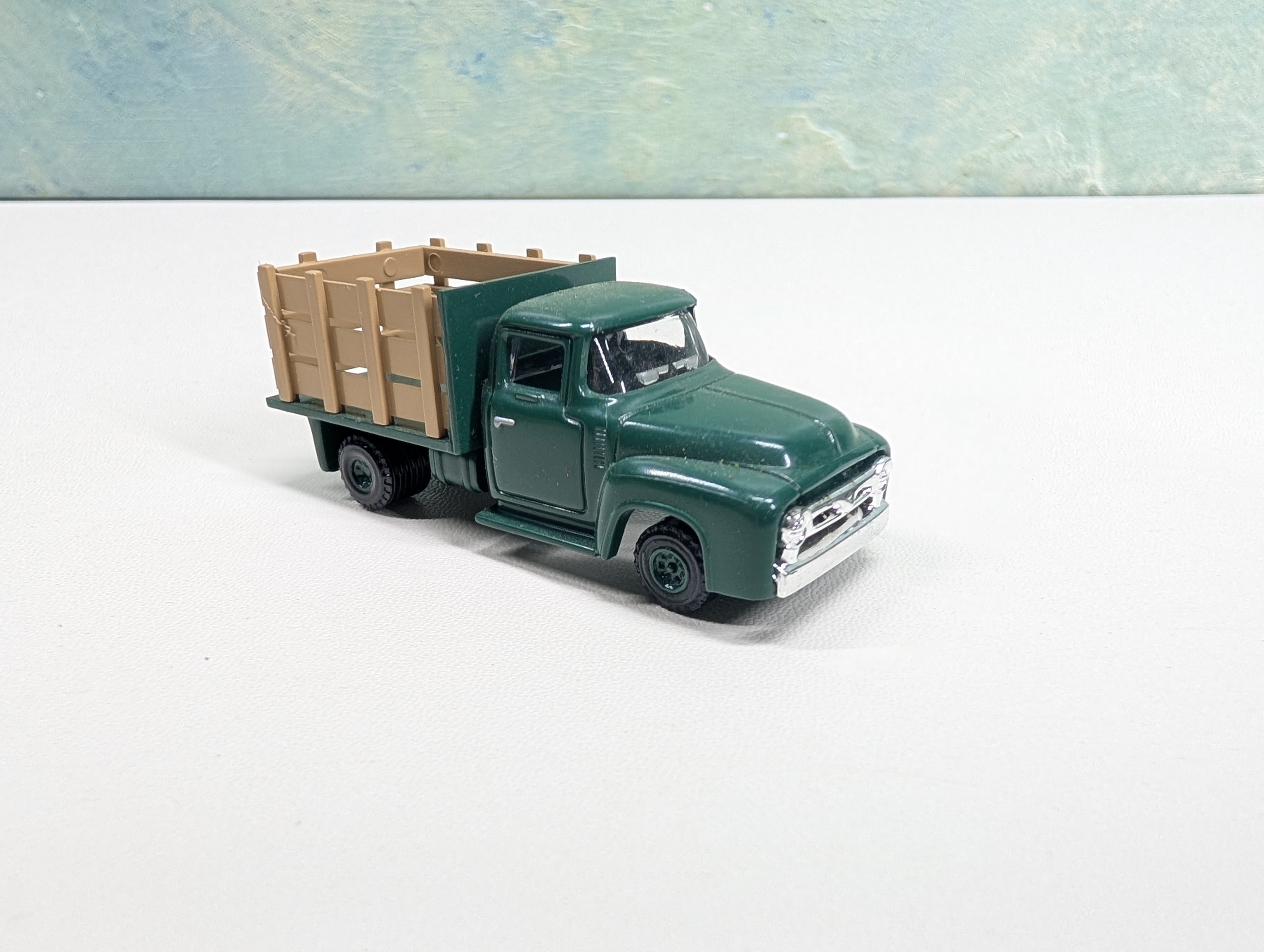USED HO Scale Green Stake Truck