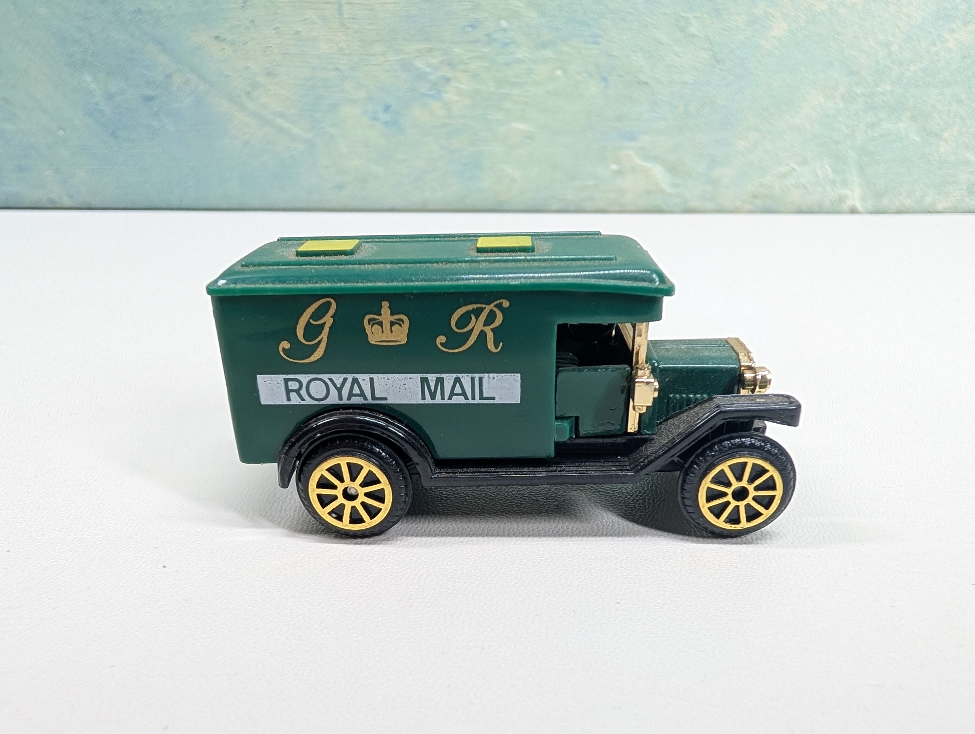 USED High Speed HO Scale Royal Mail Truck