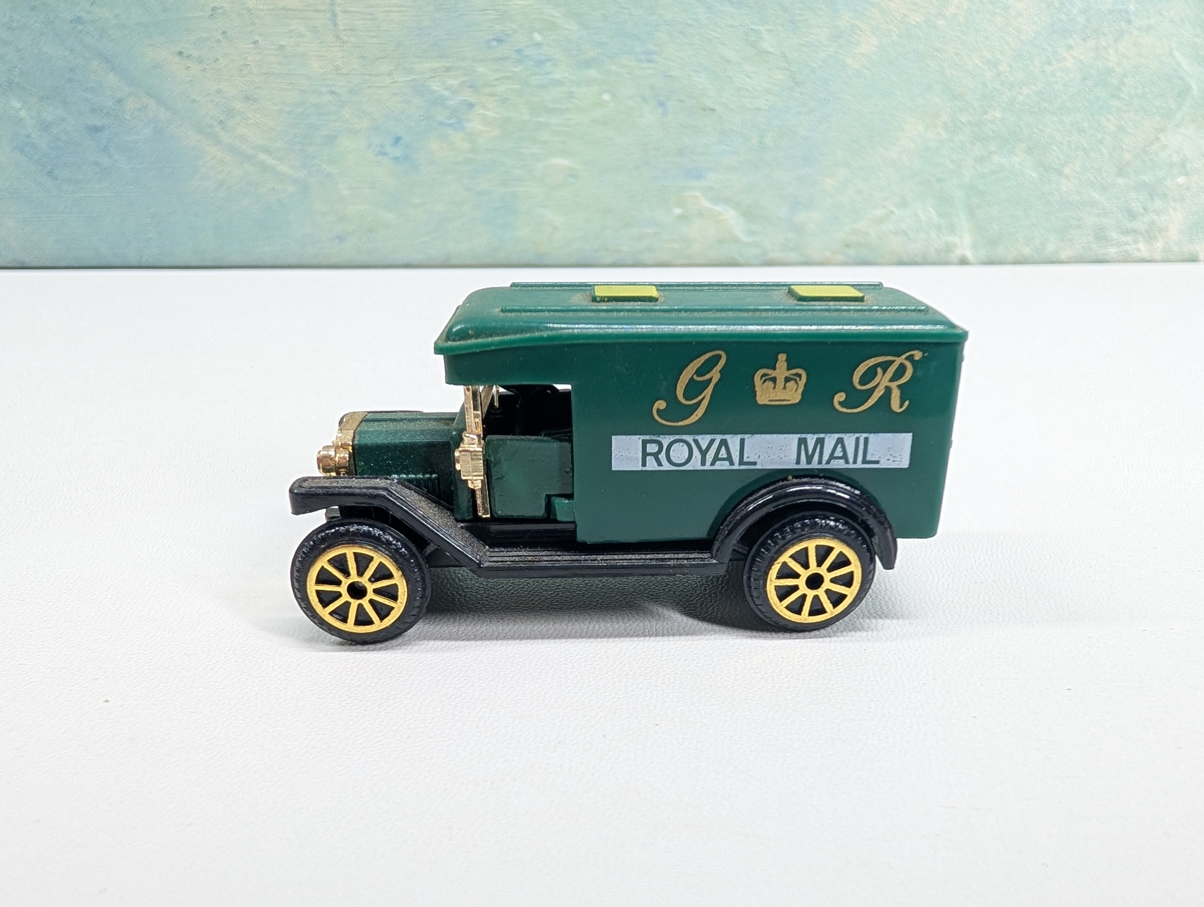 USED High Speed HO Scale Royal Mail Truck