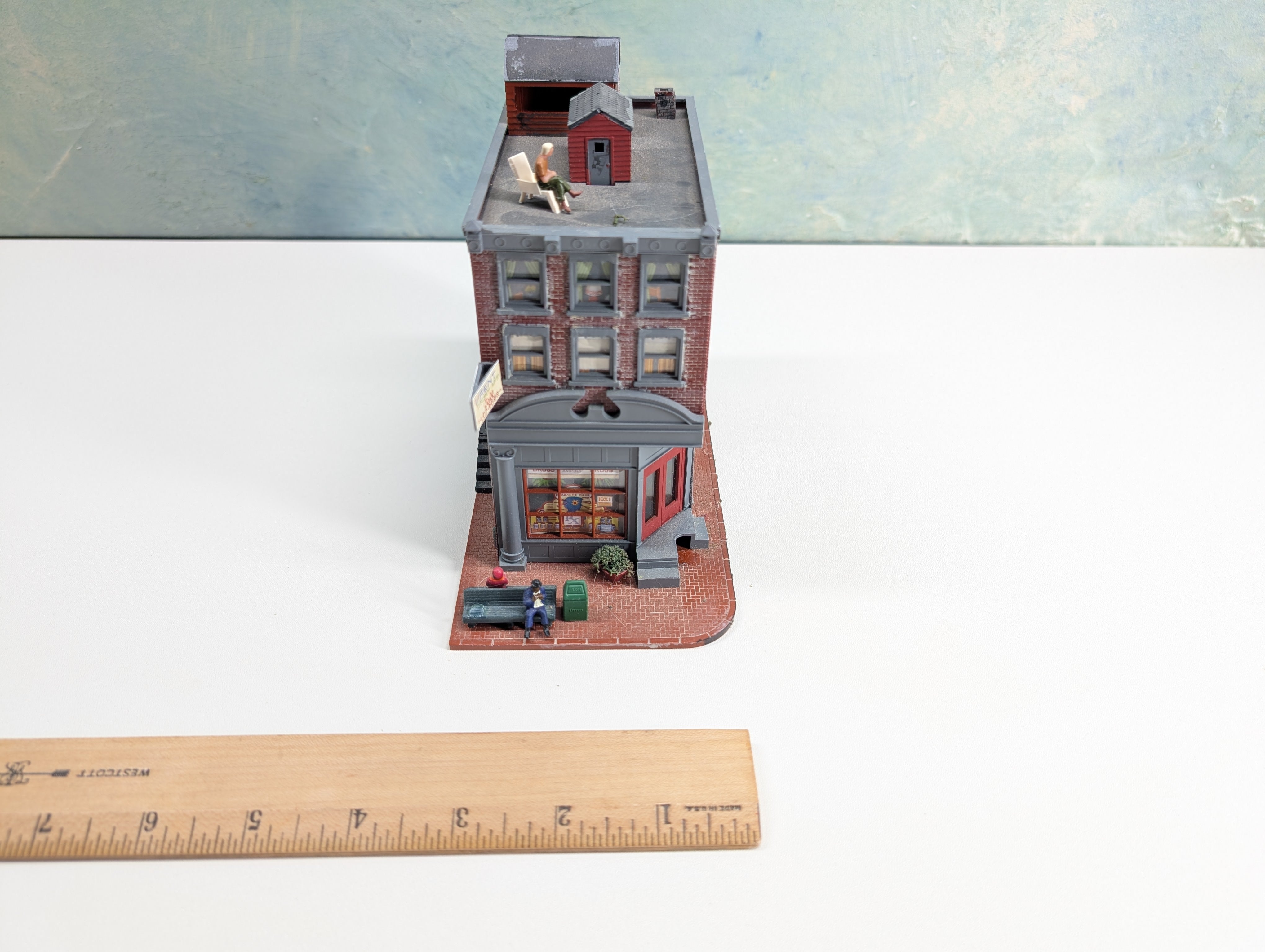 USED HO Scale Corner Store w/ Added Details, Brick