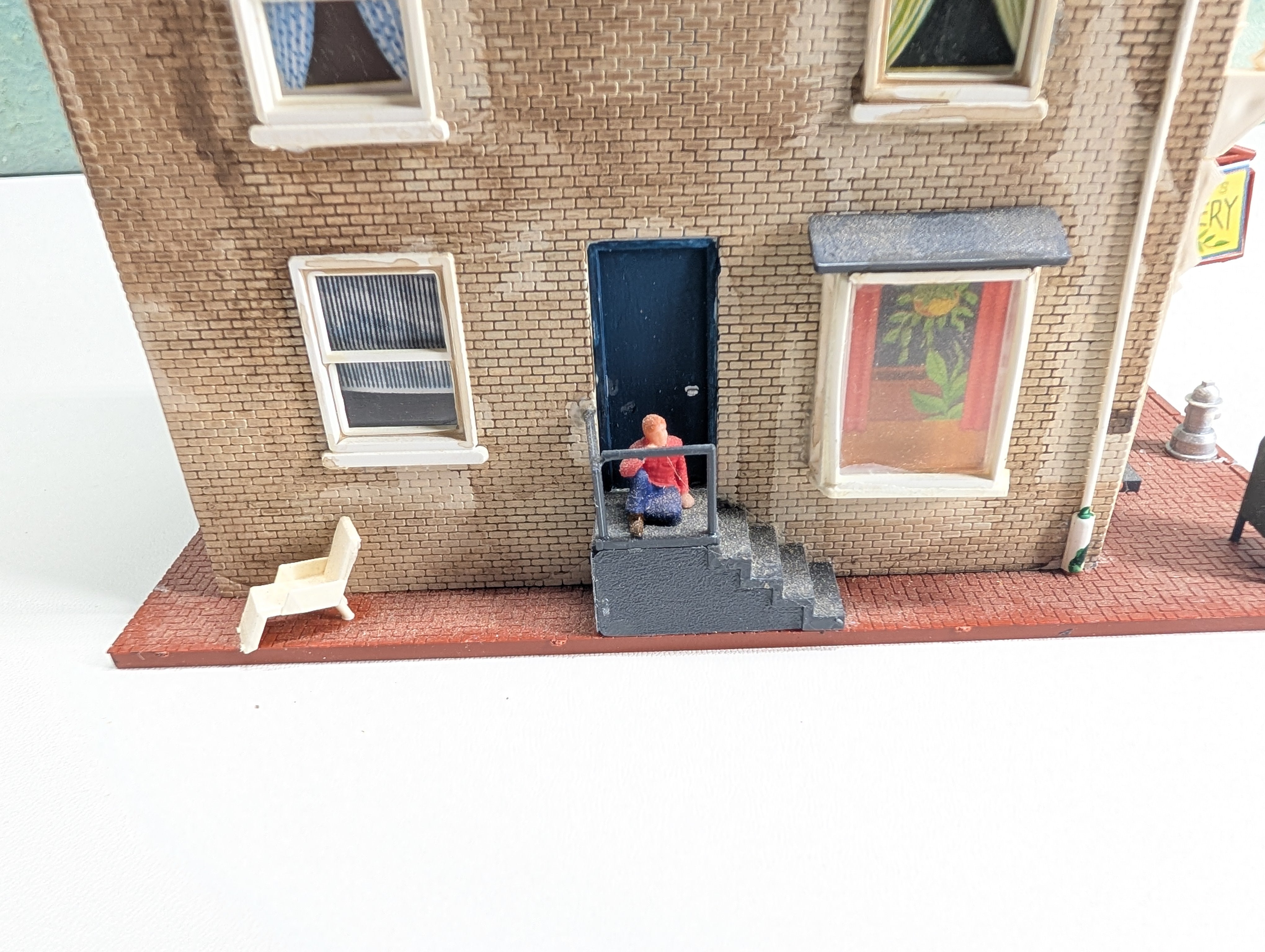 USED HO Scale Brown Brick Storefront w/ Added Details, O'Weed's Greenery