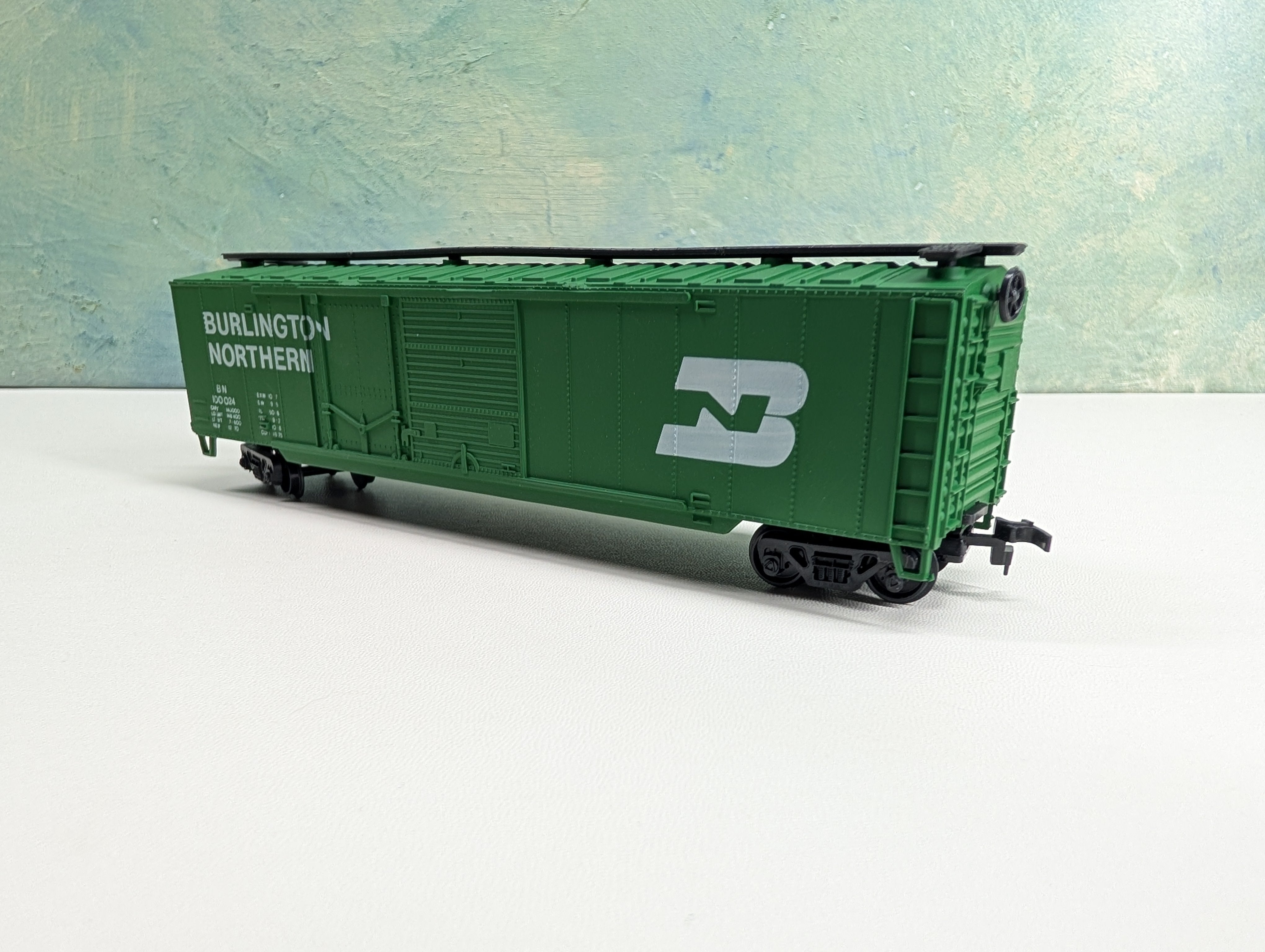 USED AHM HO Scale 50' Box Car Burlington Northern BN #100024