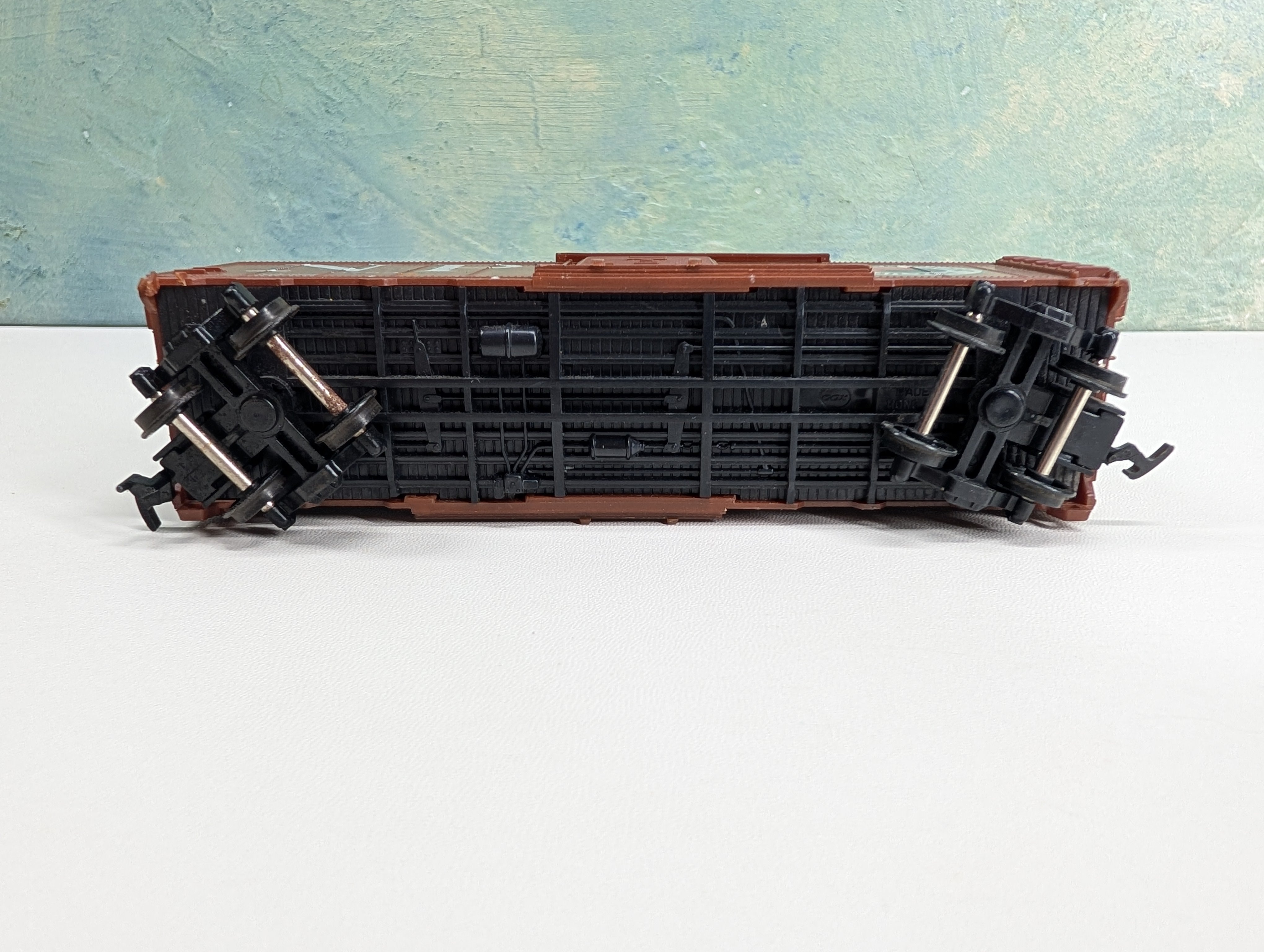 USED Cox HO Scale 40' Box Car Northern Pacific NP #6753
