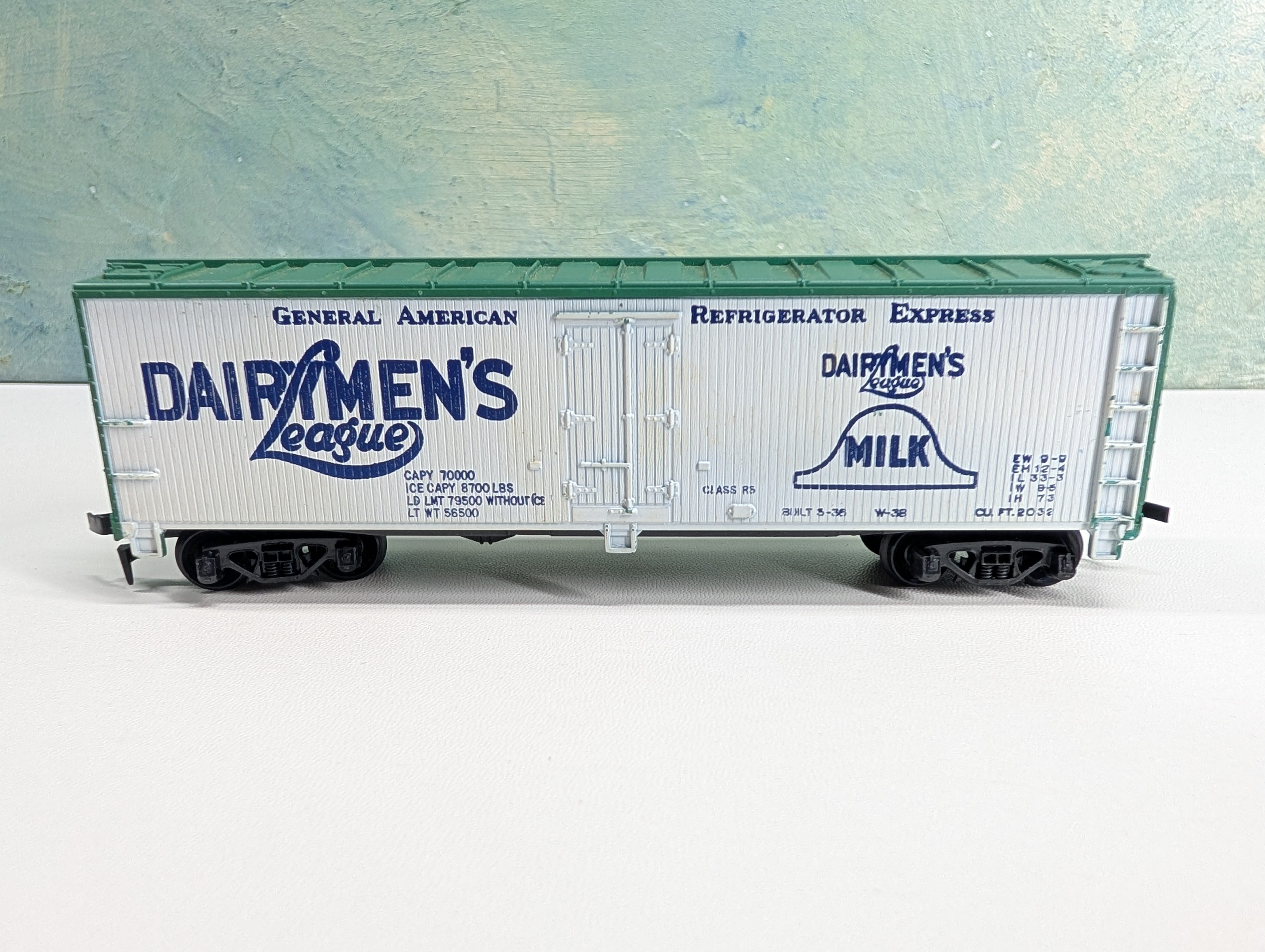 USED Tyco HO Scale 40' Wooden Reefer Box Car Dairymen's League GARE