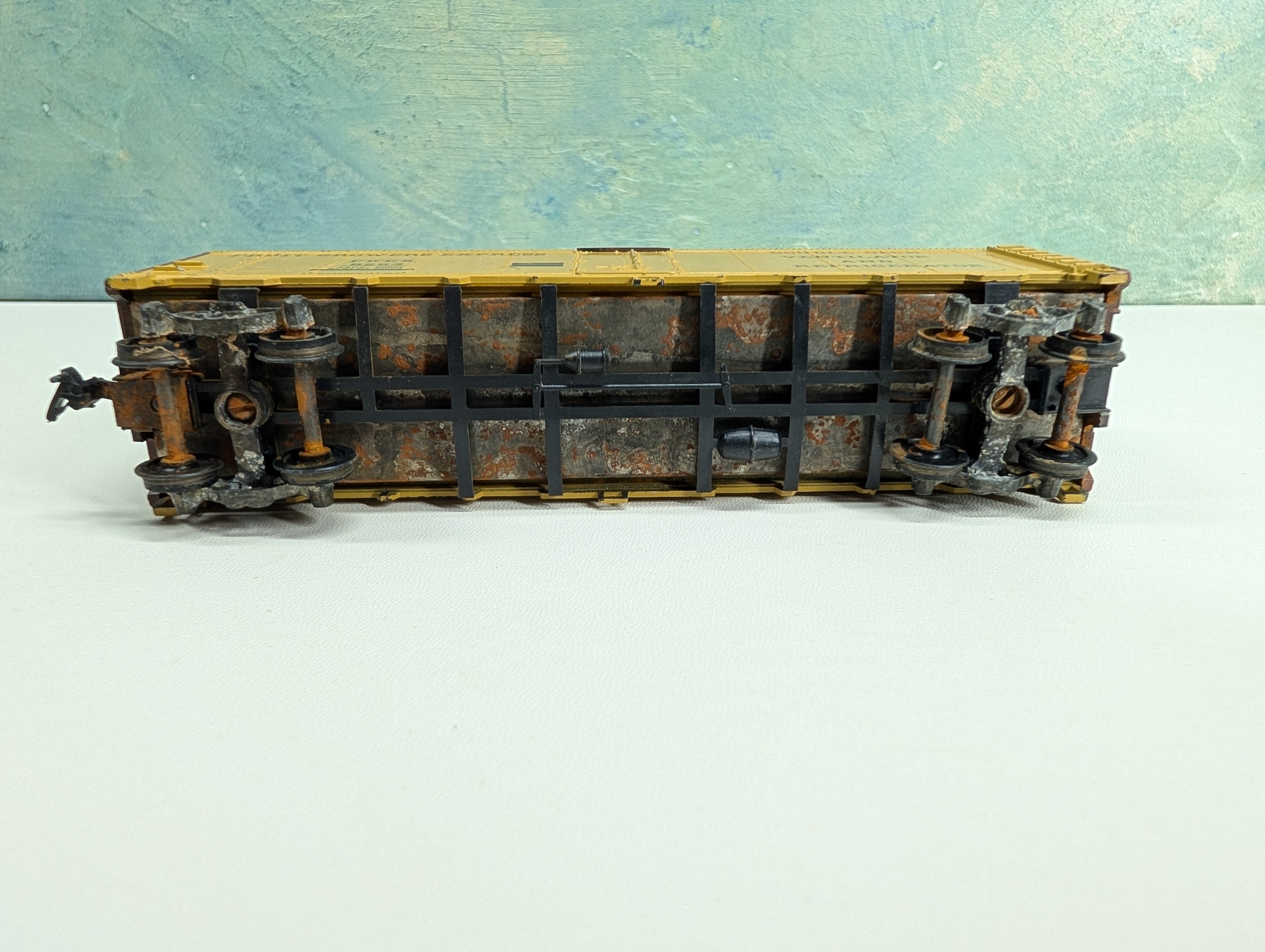 USED Athearn HO Scale 40' Reefer Box Car Fruit Growers Express FDEX #9253