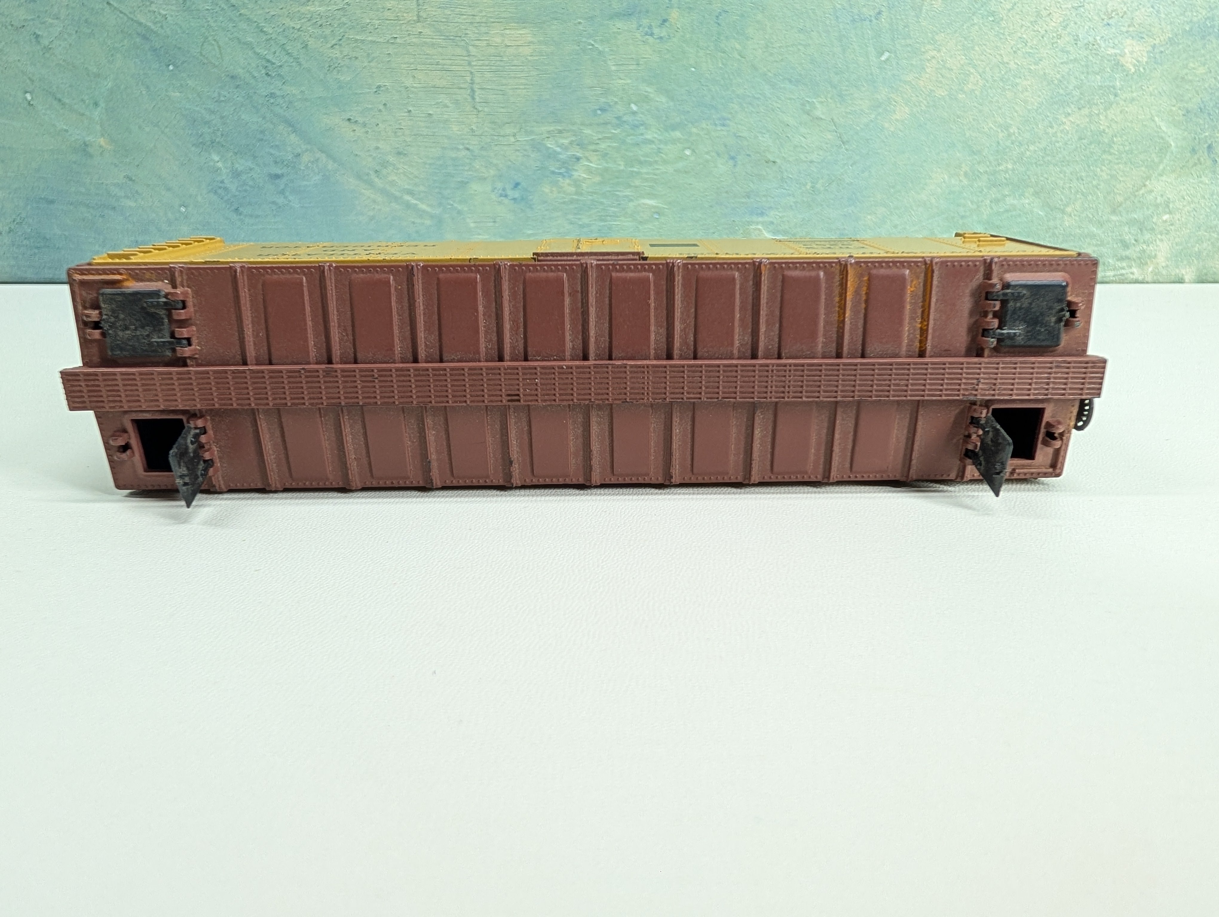 USED Athearn HO Scale 40' Reefer Box Car Fruit Growers Express FDEX #9253
