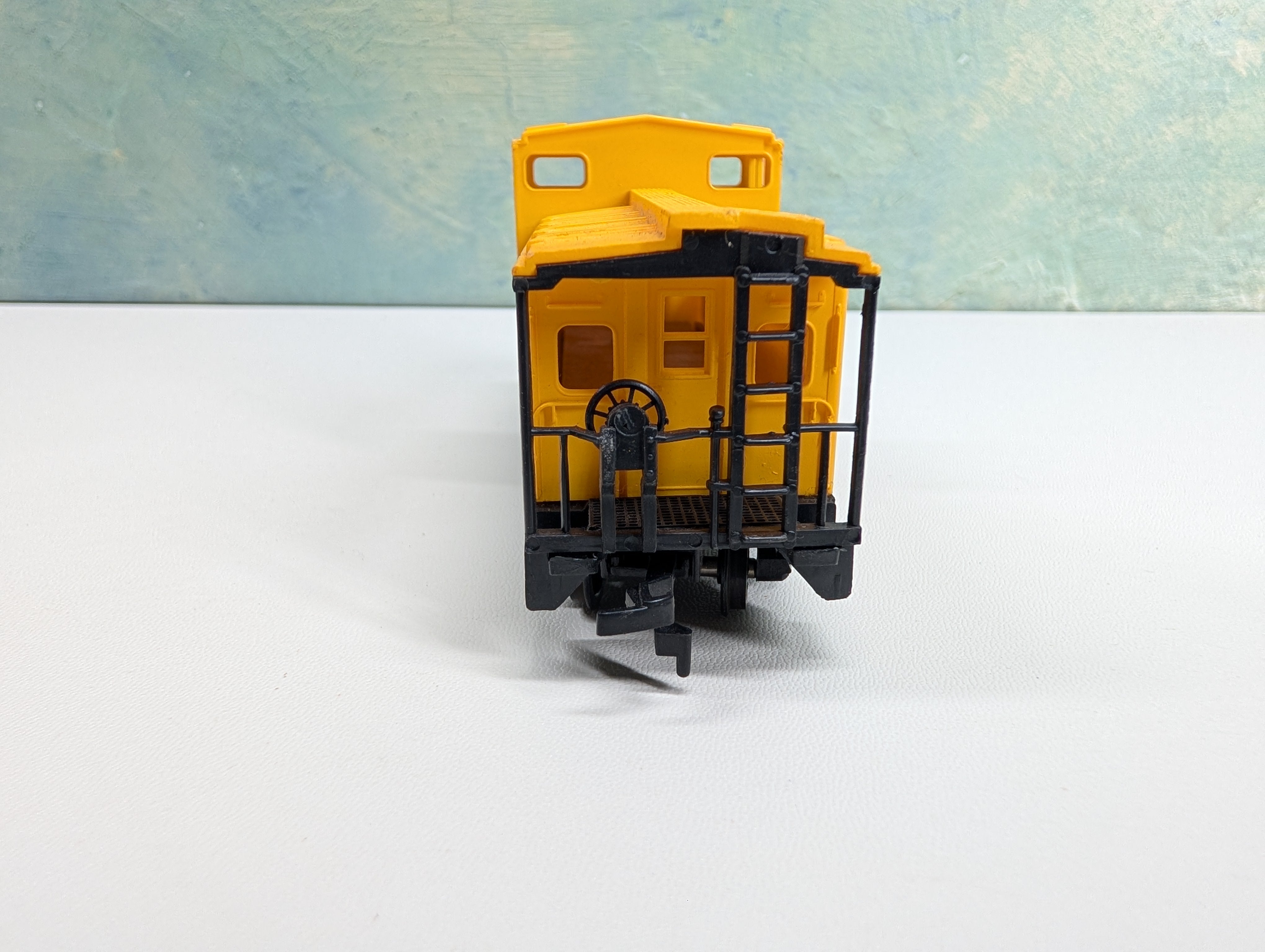 USED Cox HO Scale Caboose Big Pine Lumber Co #011