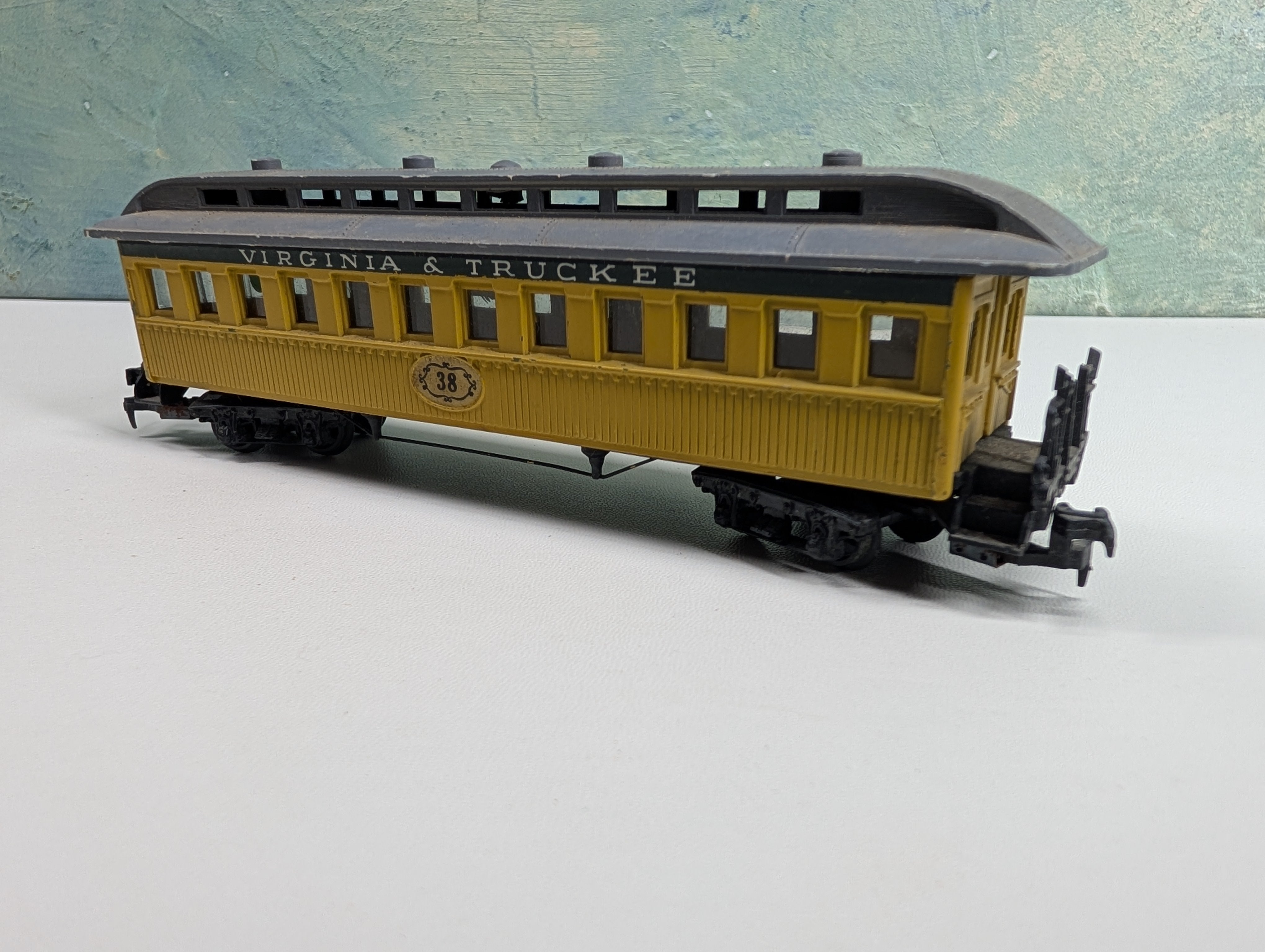 USED Pocher HO Scale Oldtime Coach Passenger Car Virginia & Truckee #38
