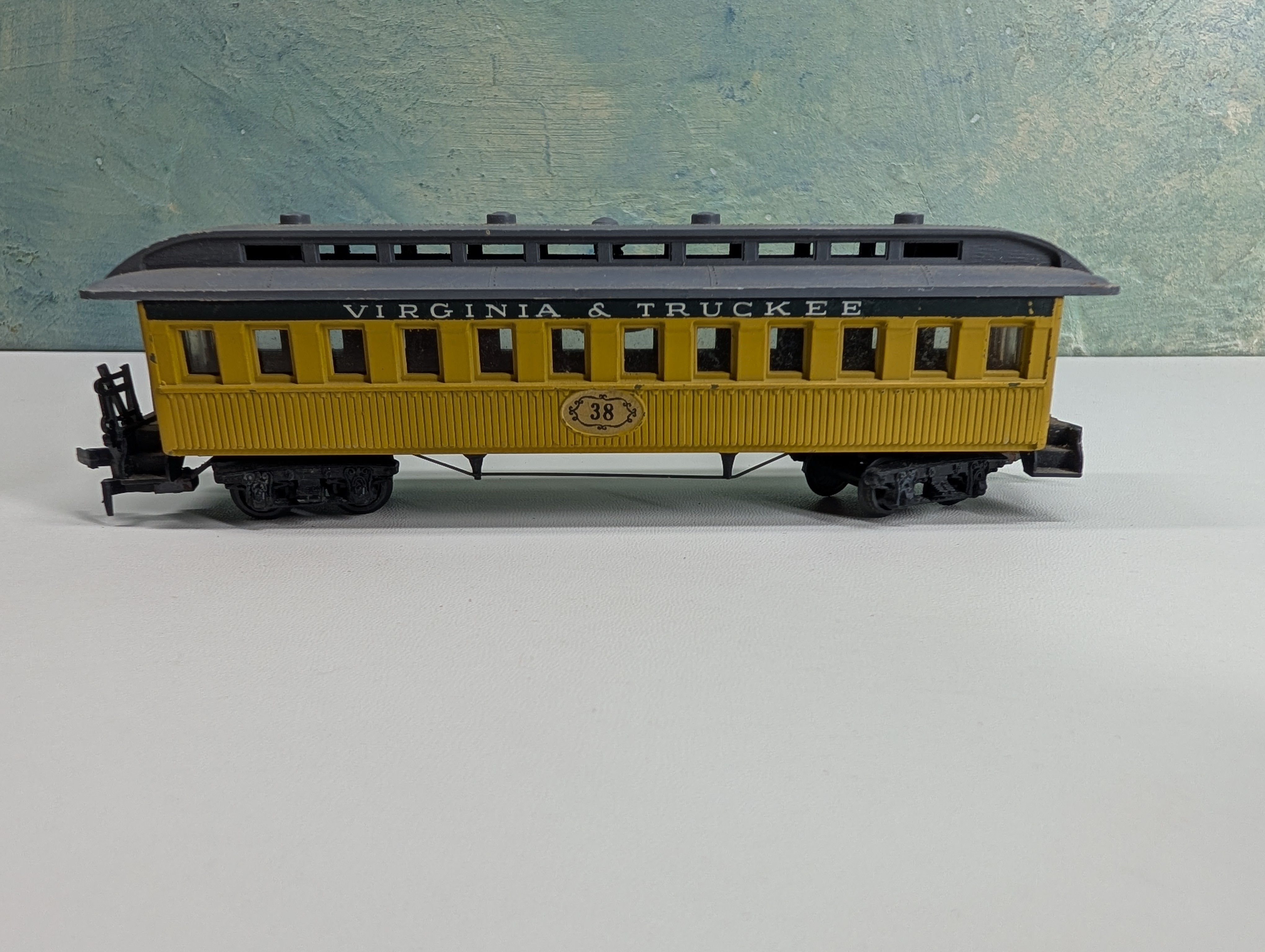 USED Pocher HO Scale Oldtime Coach Passenger Car Virginia & Truckee #38
