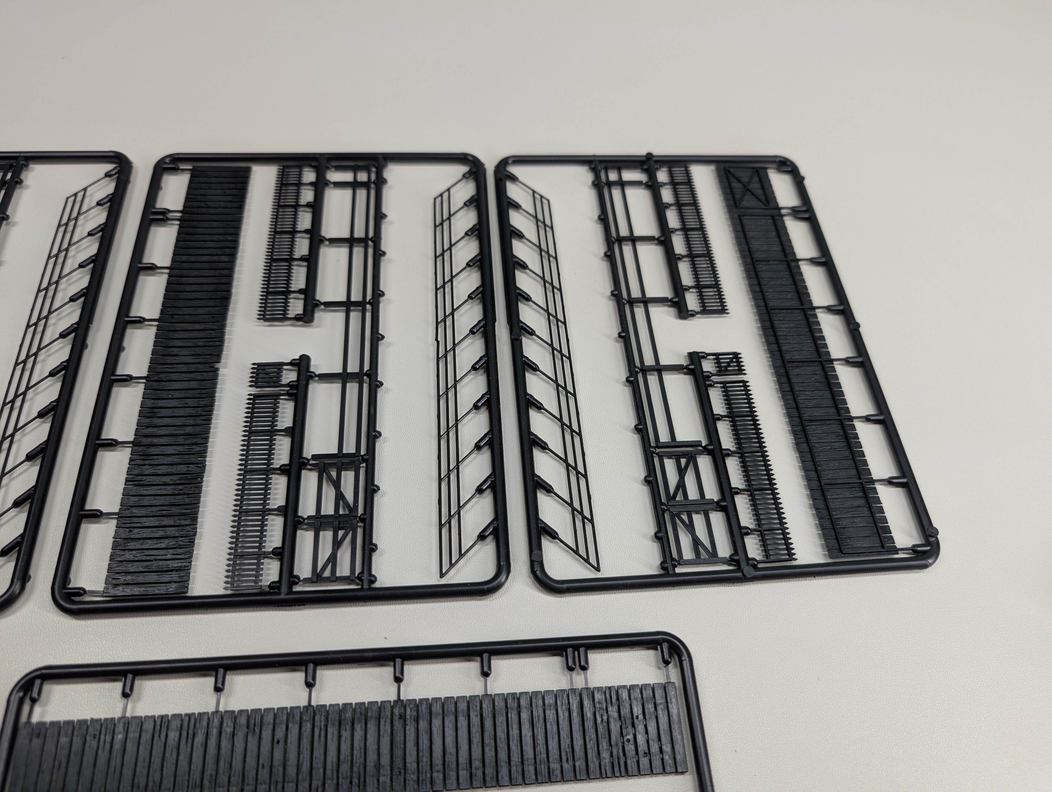USED Central Valley 1601 HO Scale Styrene Fencing