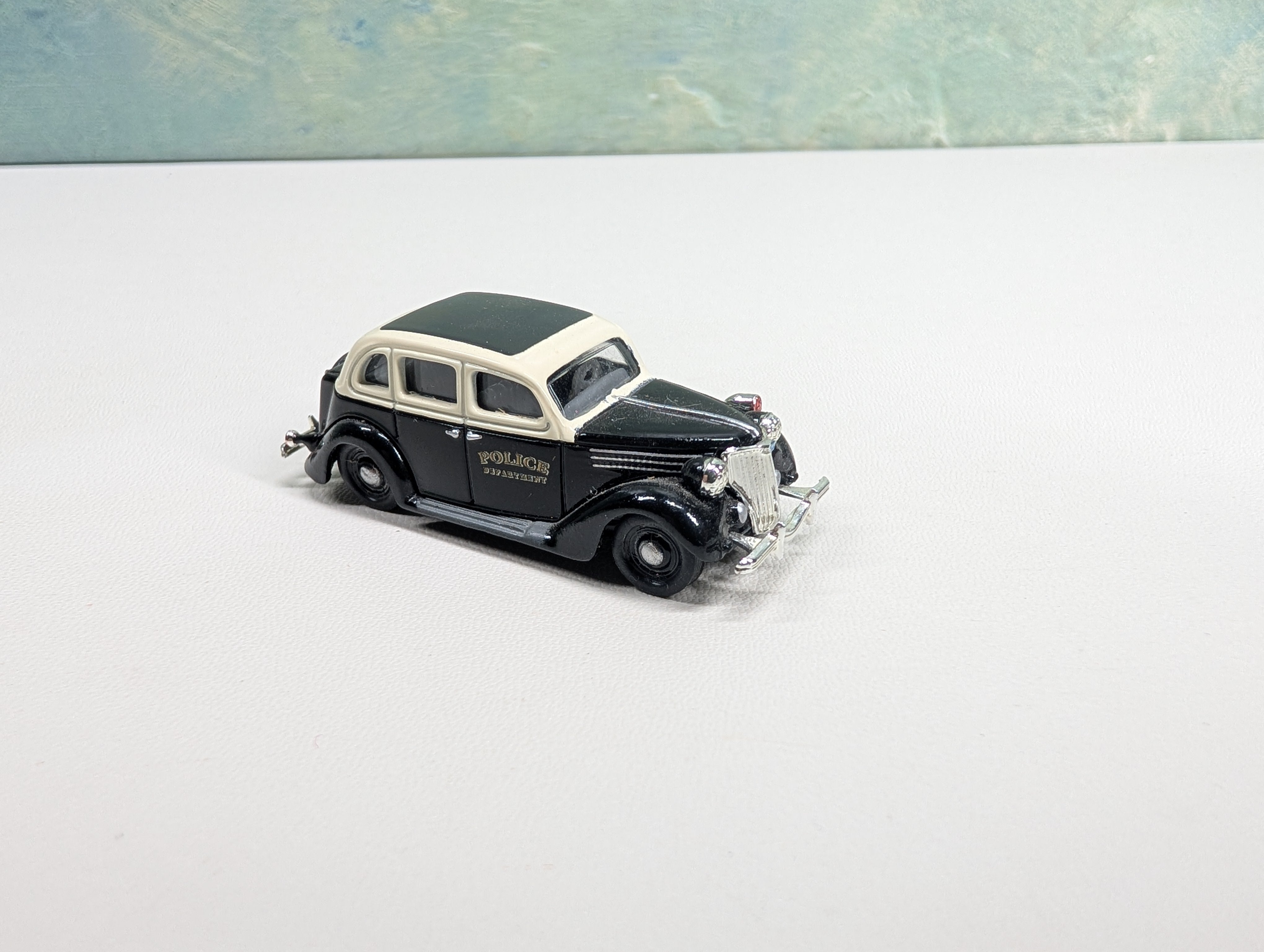 USED Classic Metal Works HO Scale 1936 ForDor Police Car