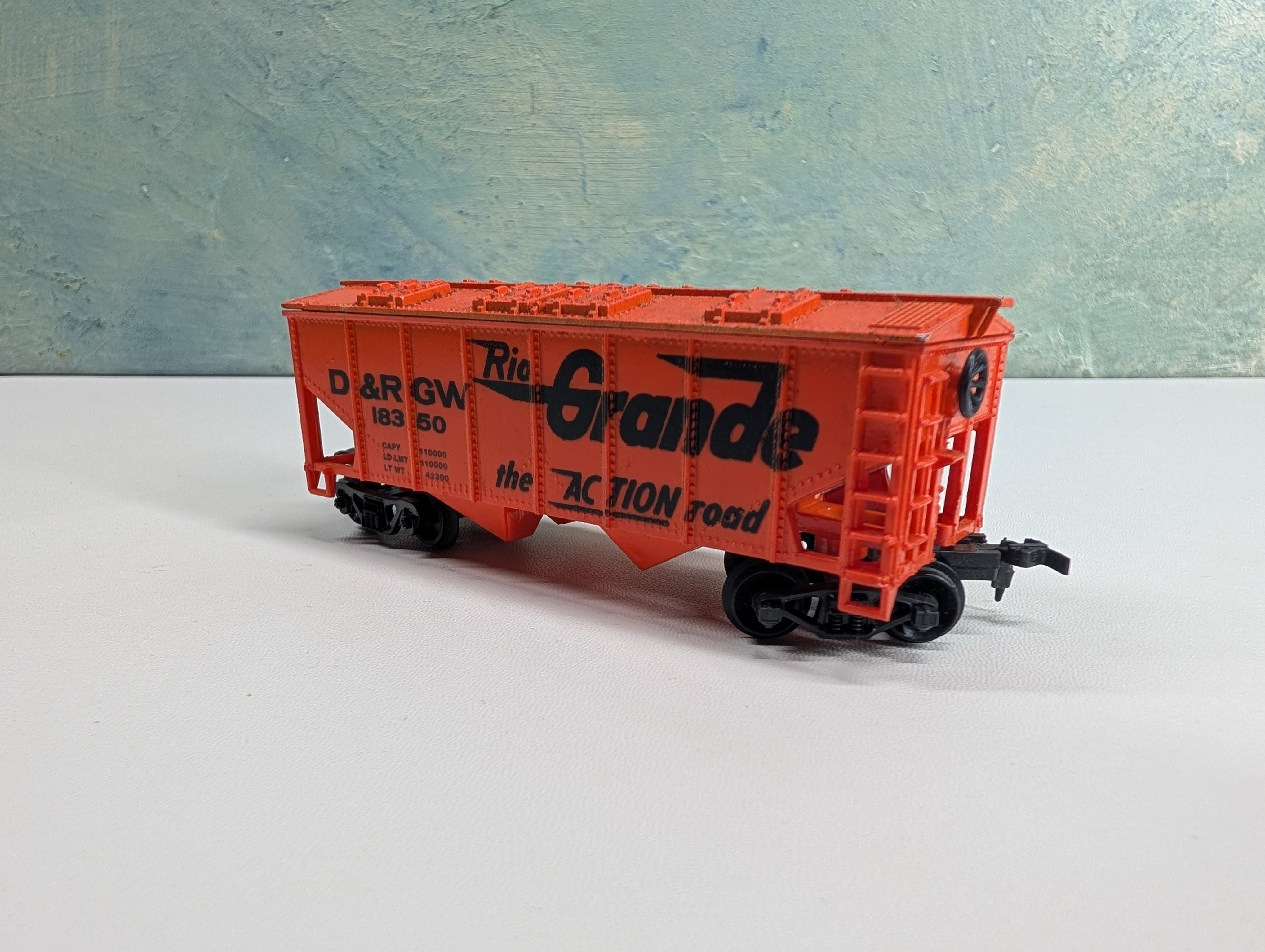 USED Life-Like HO Scale 2 Bay Covered Hopper Rio Grande D&RGW #18350
