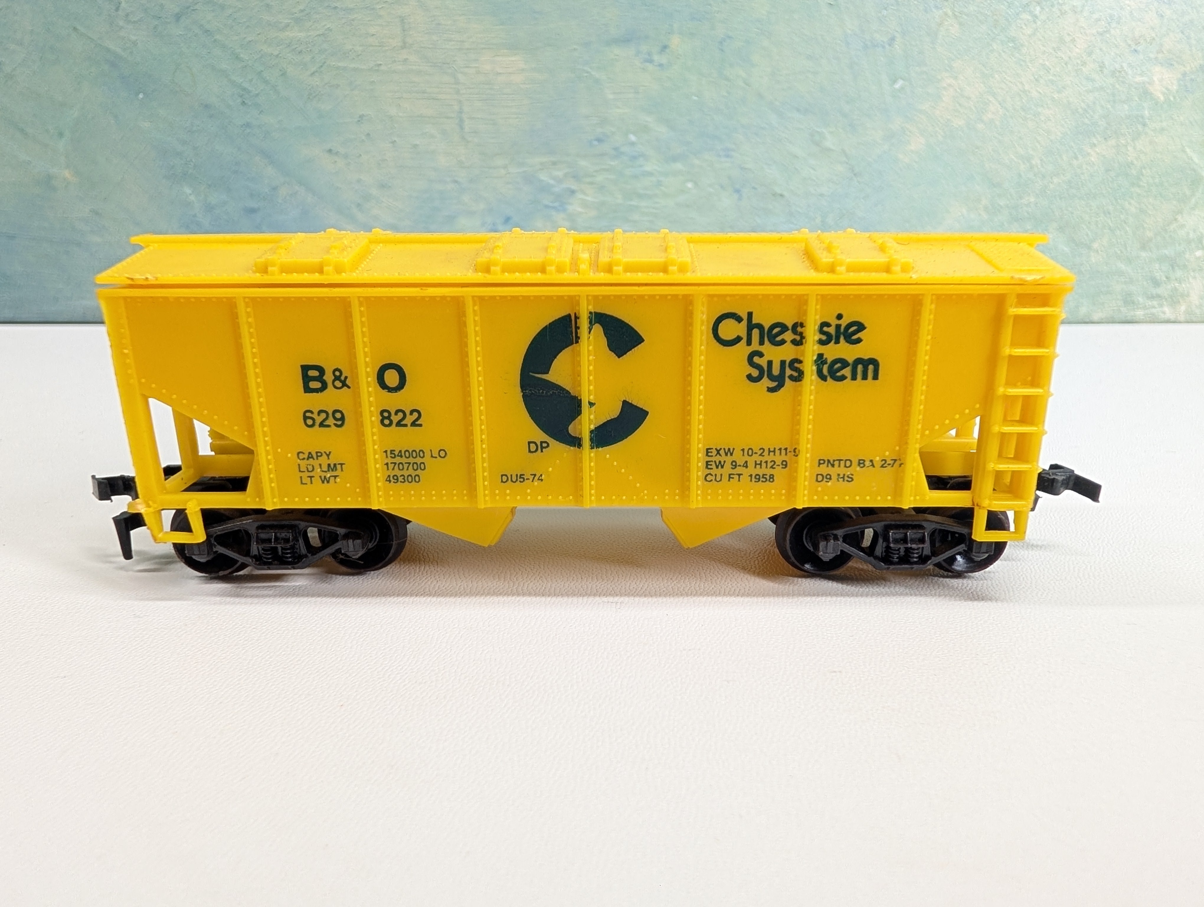 USED Life-Like HO Scale 2 Bay Covered Hopper Chessie System B&O #629822
