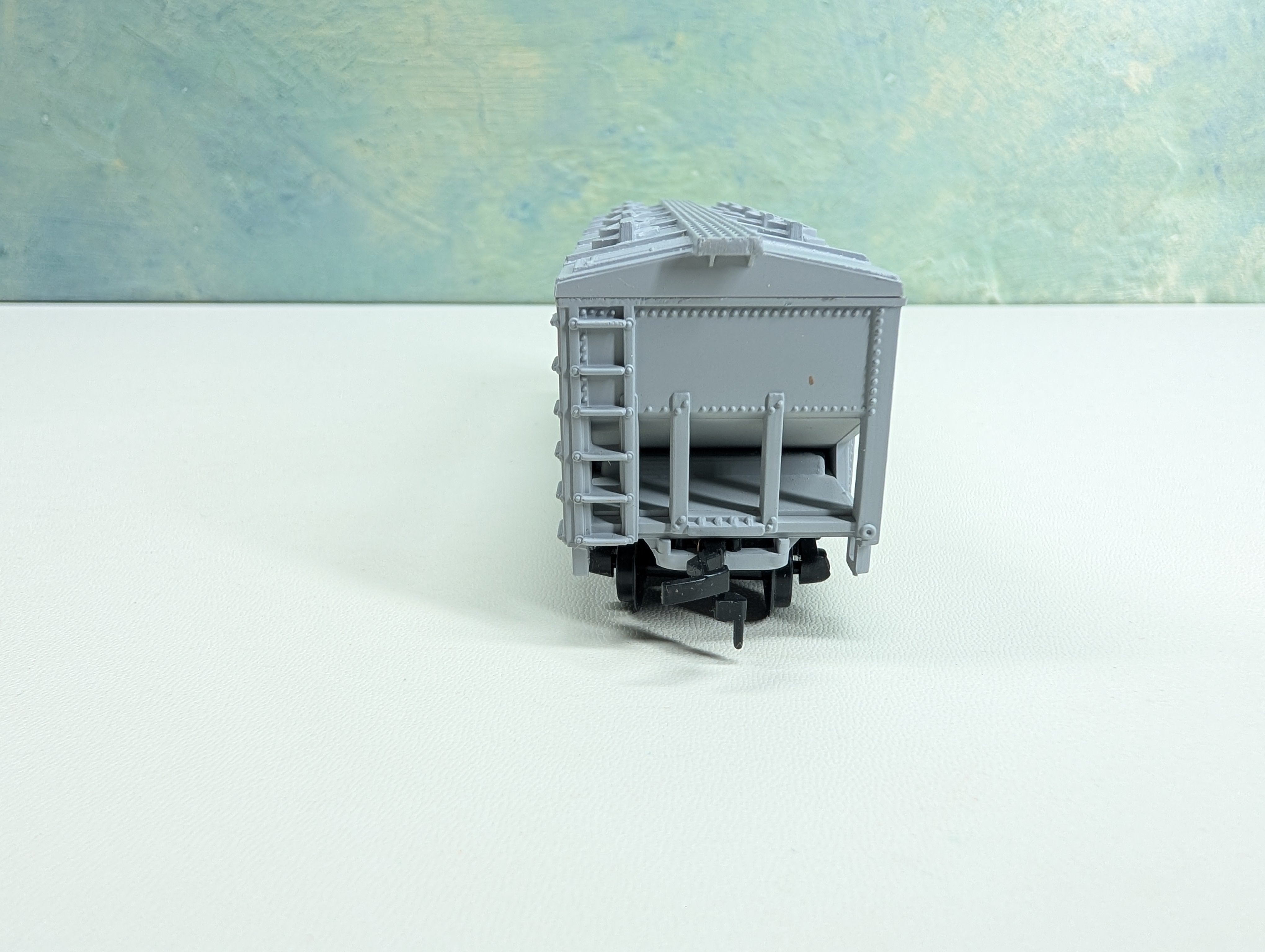 USED Model Power HO Scale 2 Bay Covered Hopper Lehigh Portland Cement LPCX #109