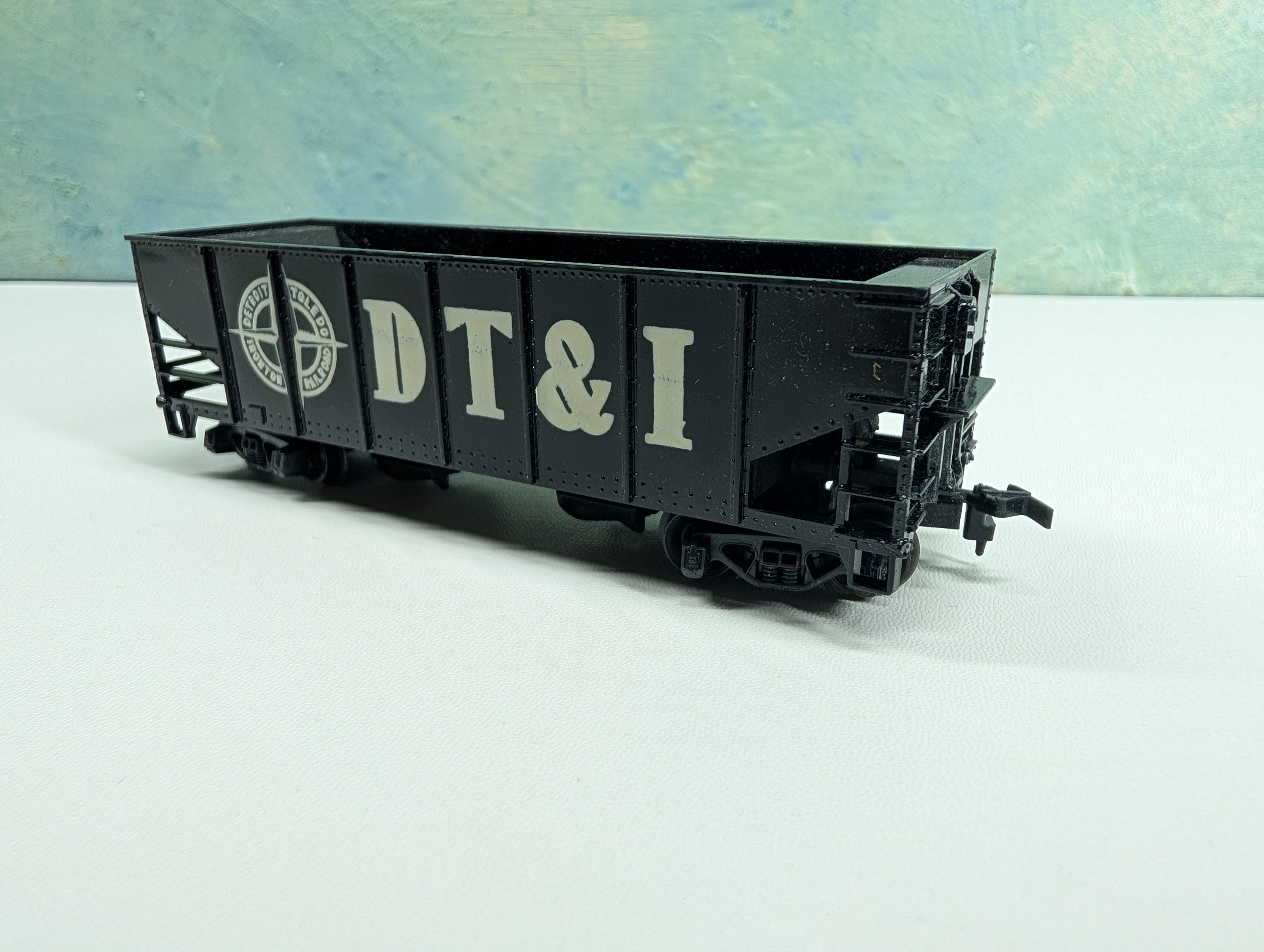 USED Tyco HO Scale Operating Hopper Detroit, Toledo & Ironton DT&I